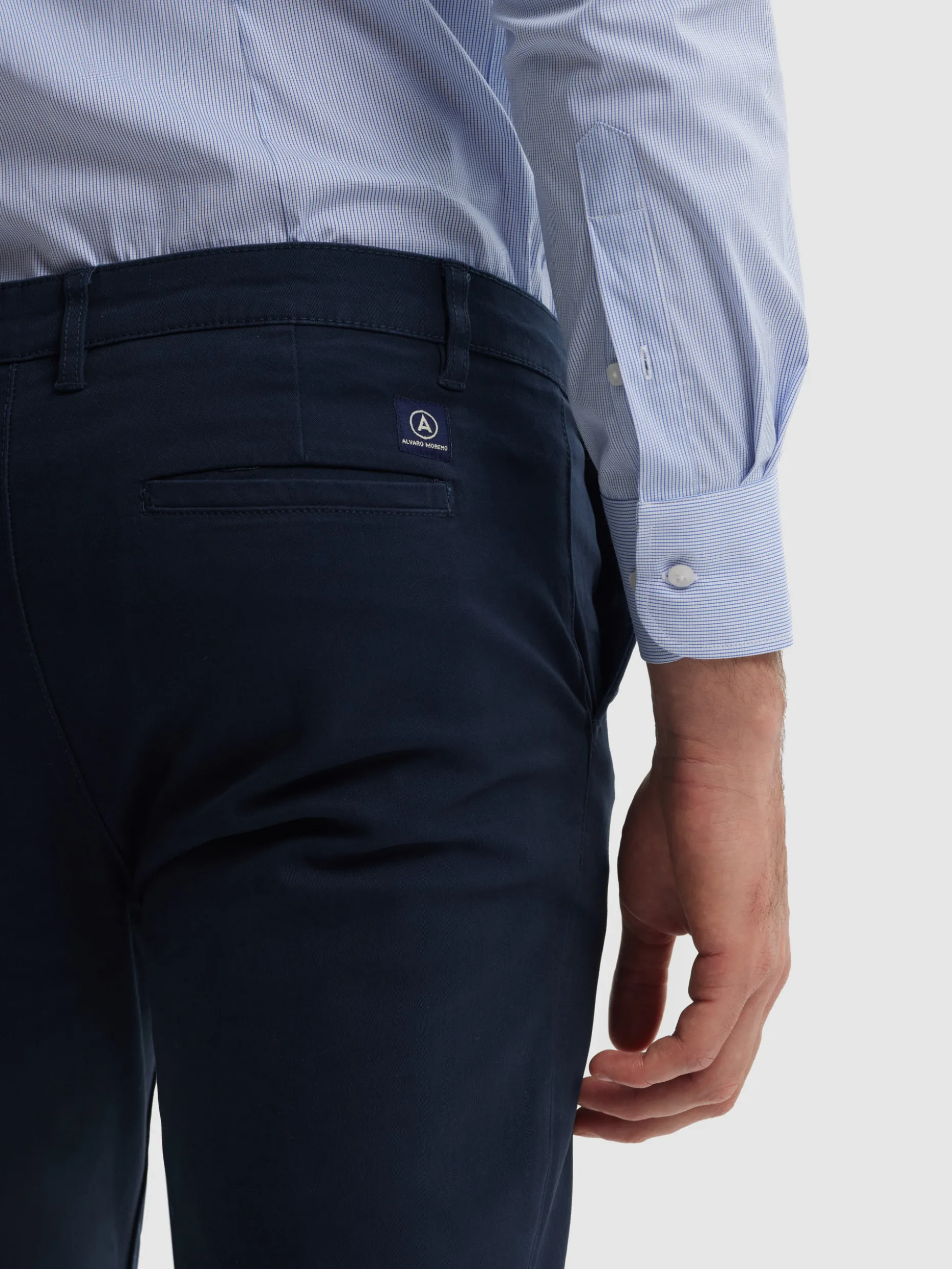 Pantaloni Iconici Elvis con Tocco Moderno | Collezione Esclusiva Alvaro Moreno - Offerta Imperdibile
