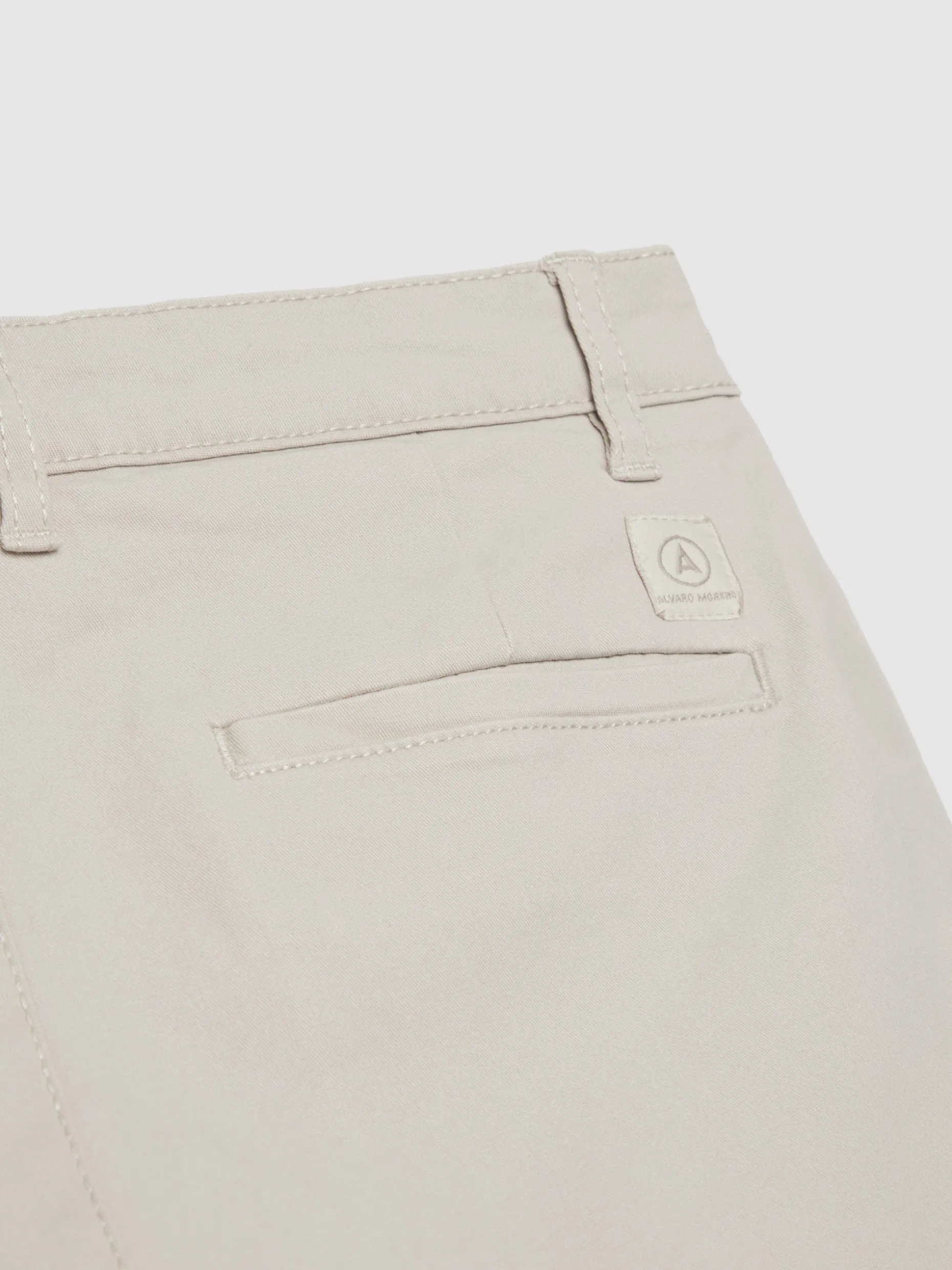 Pantaloni Elvis Classico - Design Iconico di Alvaro Moreno