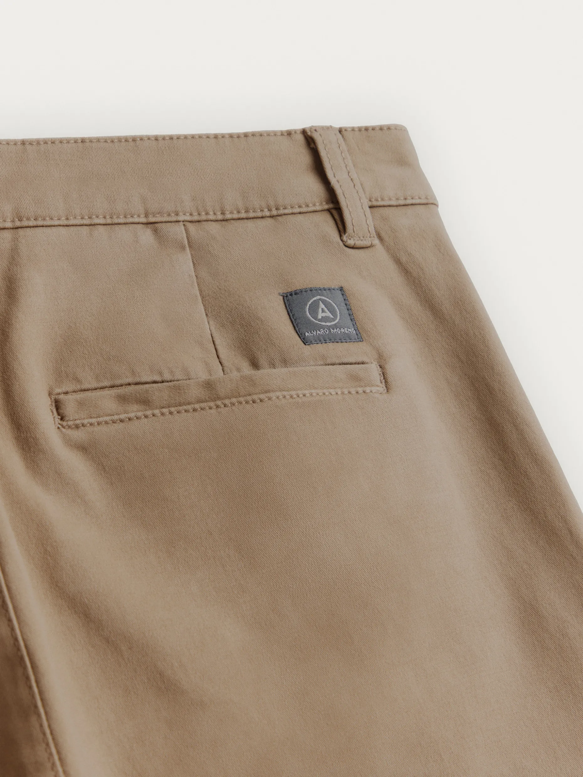Pantaloni Uomo Elvis Design in Tessuto Premium - Exclusive Alvaro Moreno Edizione Limitata con Taglio Moderno e Comfort Classico