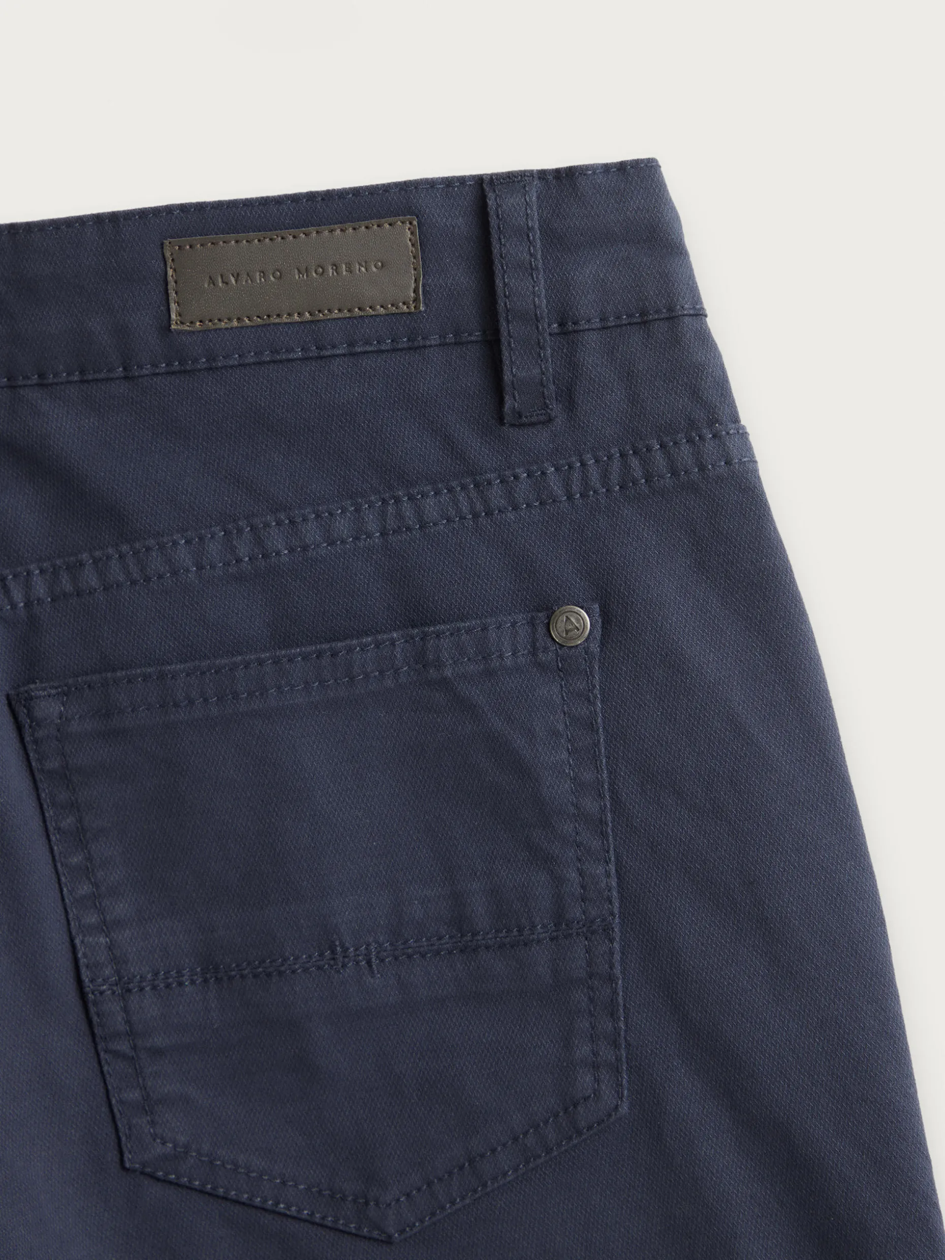 Pantaloni Uomo Microfibra con 5 Tasche Pratiche - Edizione Limitata Alvaro Moreno in Promozione