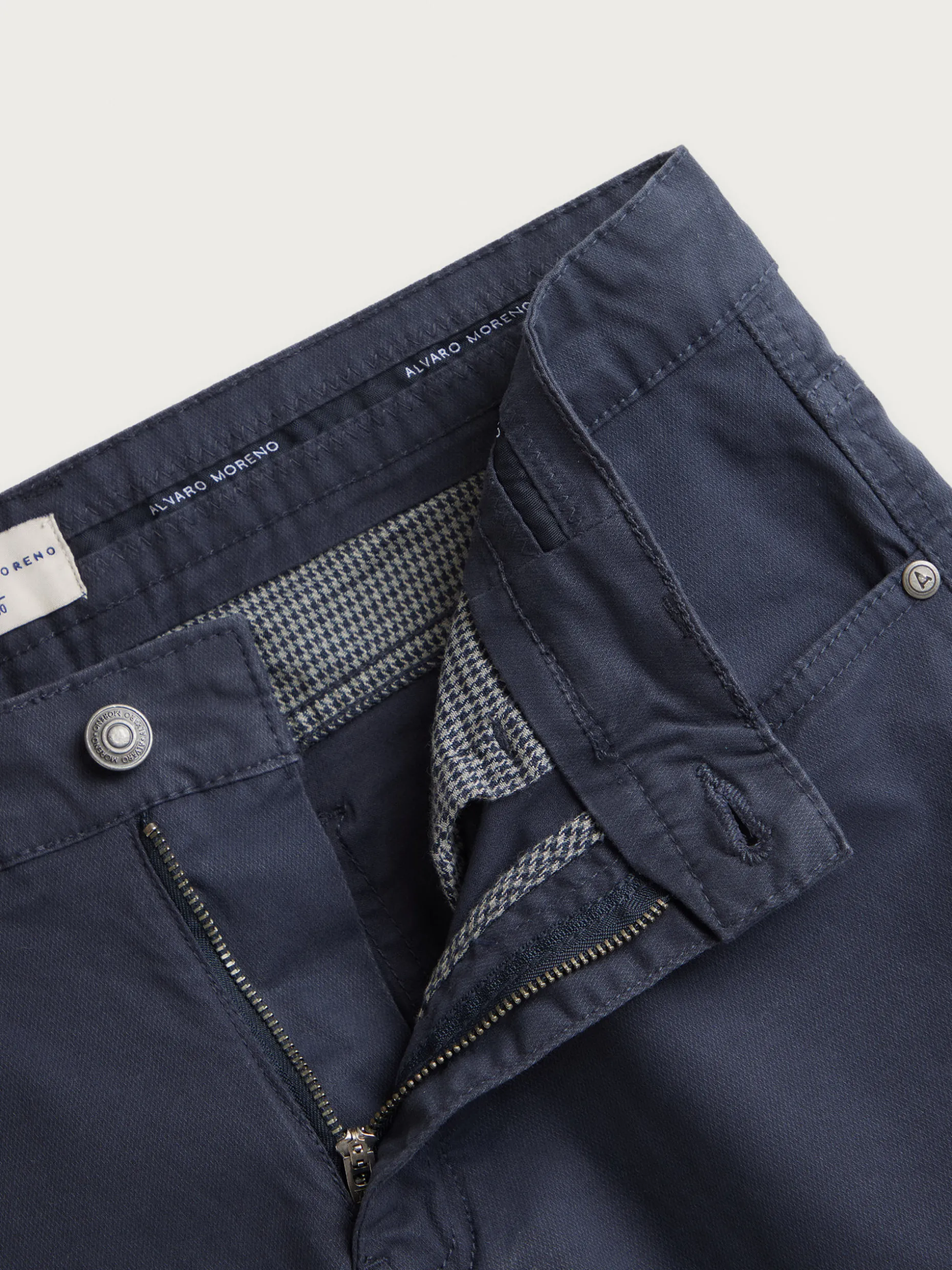 Pantaloni Uomo Microfibra con 5 Tasche Pratiche - Edizione Limitata Alvaro Moreno in Promozione