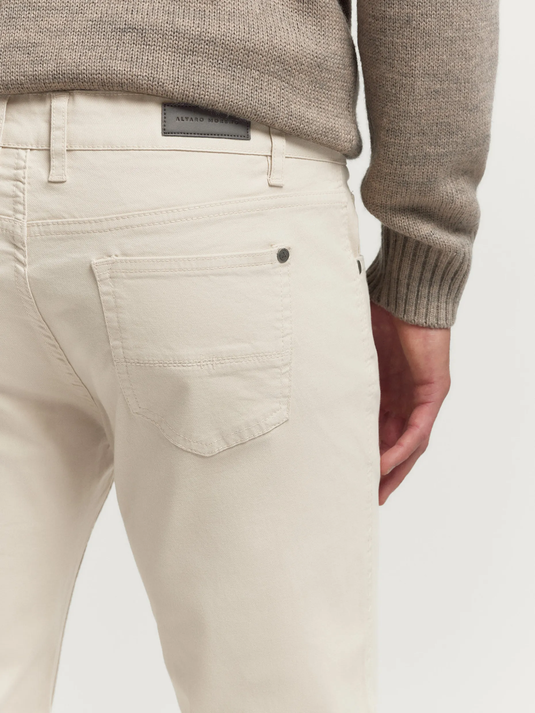 Pantaloni Uomo con 5 Tasche Multiple - Design Moderno da Alvaro Moreno | Taglio Slim & Comodi per Ogni Occasione | Collezione Esclusiva Online