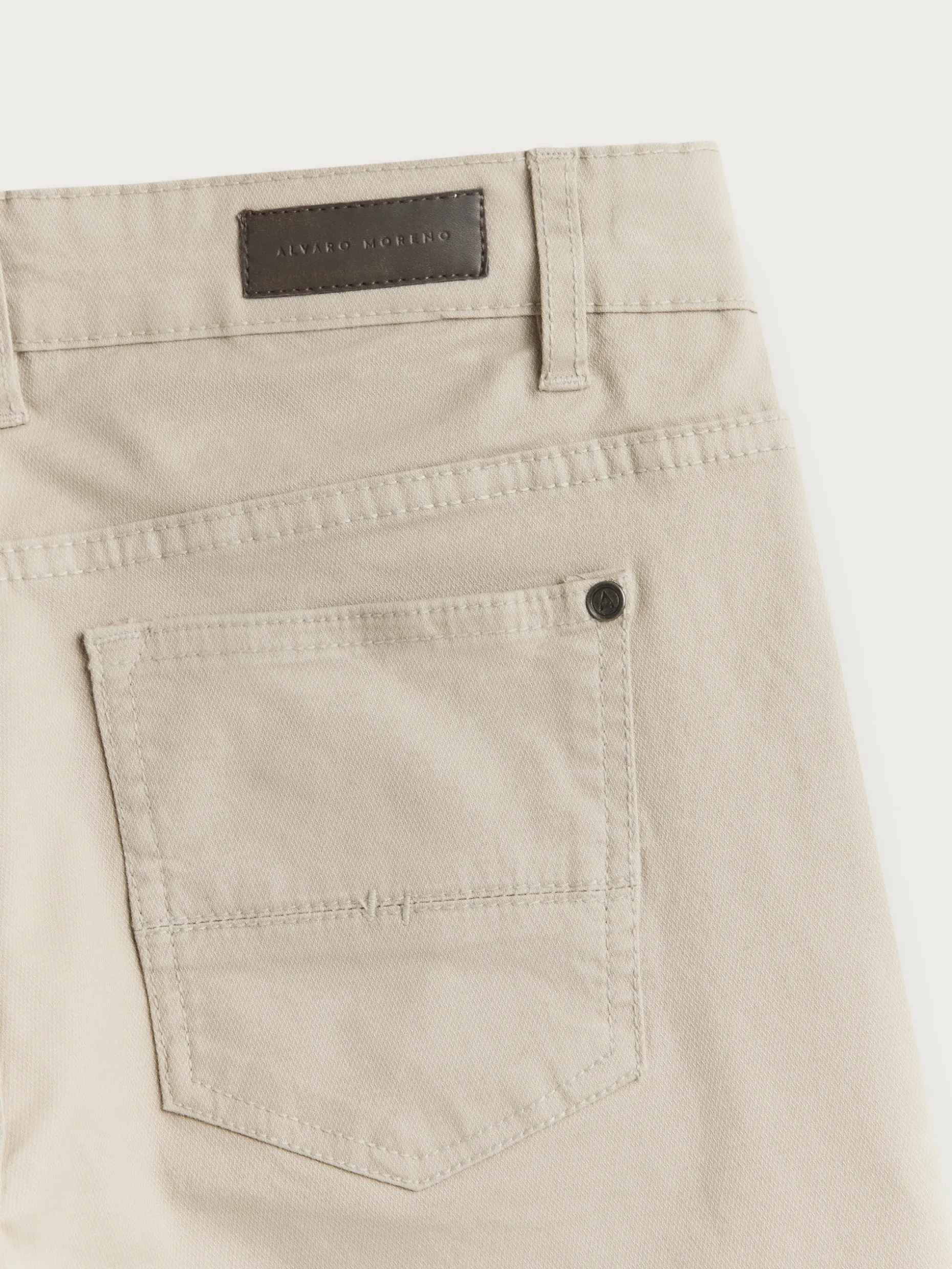 Jeans Confortevoli Microfit con 5 Tasche Pratiche - Collezione Hot di Alvaro Moreno