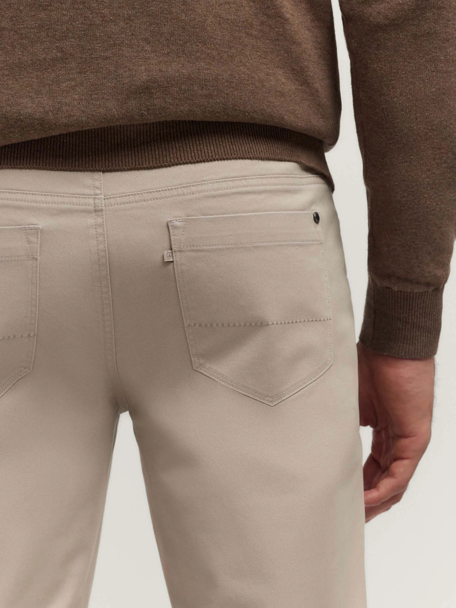 Pantaloni Moderni con Tasca Laterale - Design Esclusivo di Alvaro Moreno