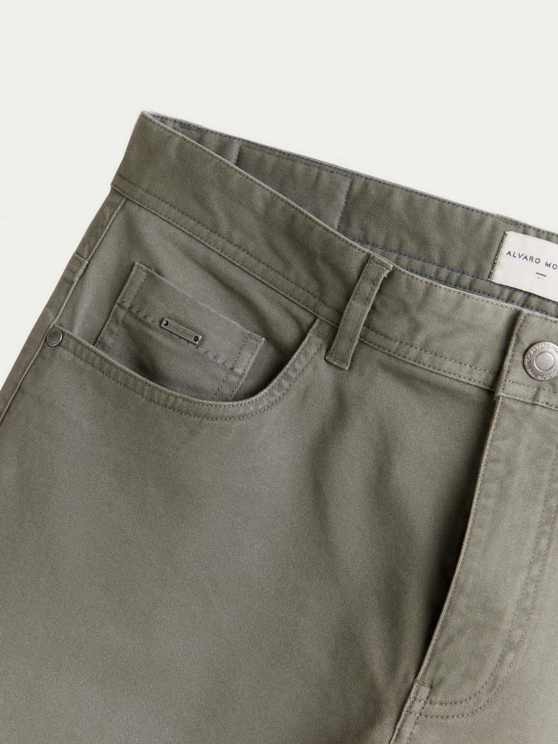 Pantaloni Uomo Alvaro Moreno - Design Moderno e Comodi per Tutto il Giorno (Disponibili in Scontistica Estiva)