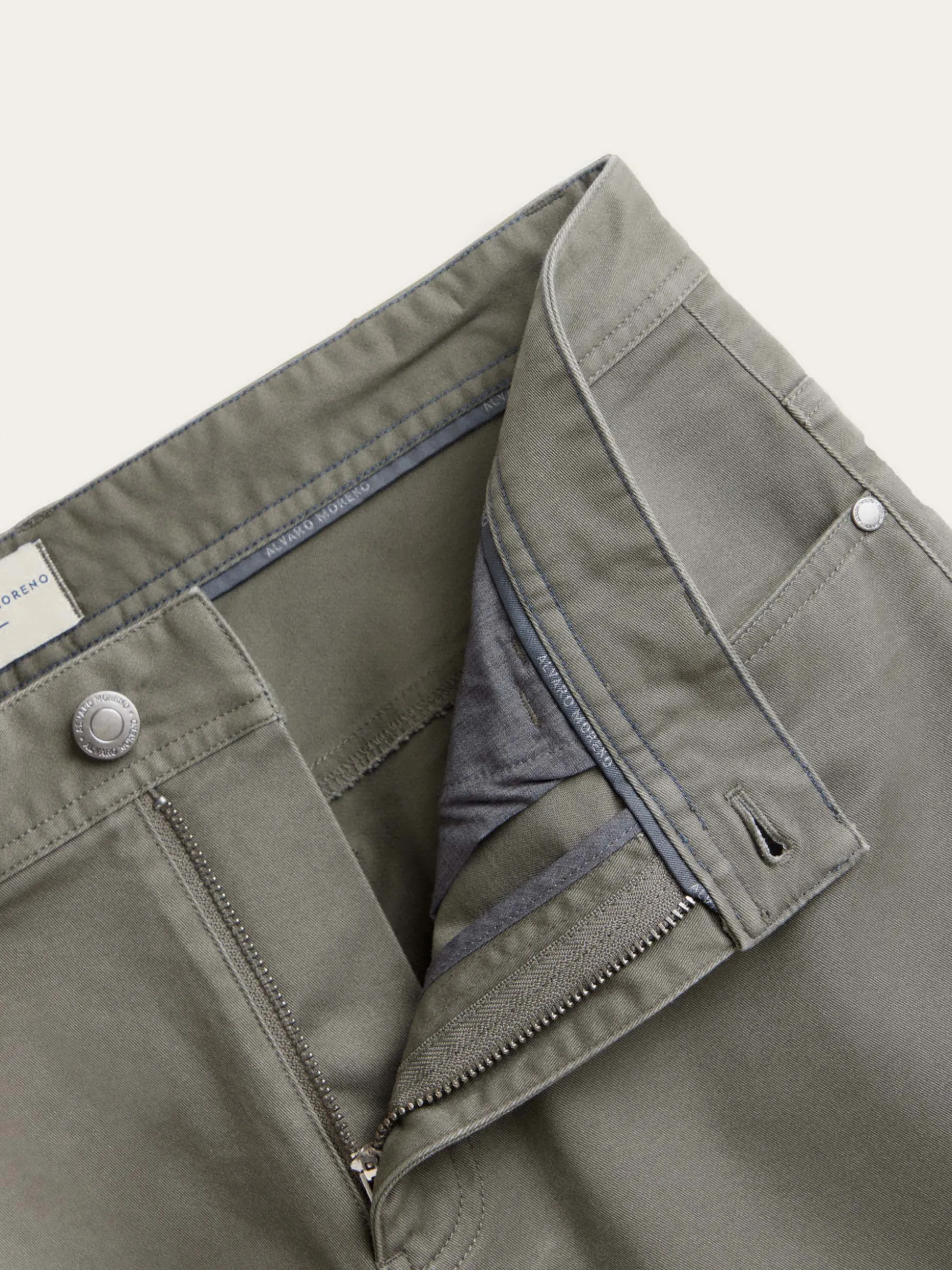 Pantaloni Uomo Alvaro Moreno - Design Moderno e Comodi per Tutto il Giorno (Disponibili in Scontistica Estiva)