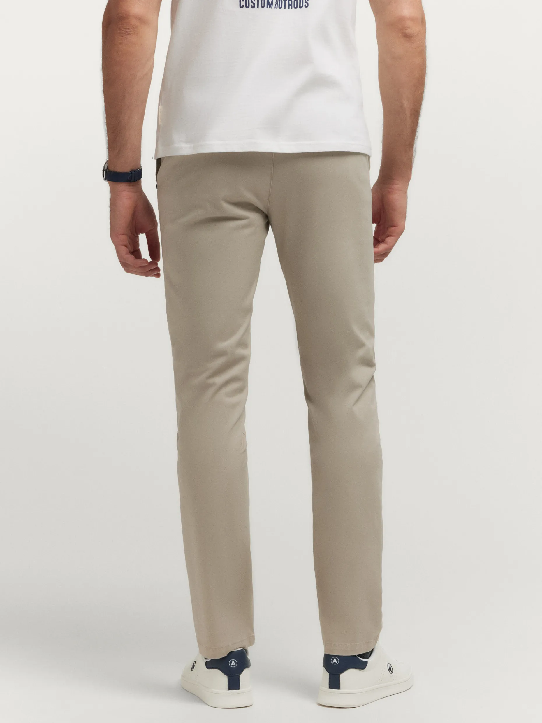 Pantaloni Comodi Slot - Design Moderno | Alvaro Moreno Outlet Ufficiale | Scopri la Collezione Esclusiva