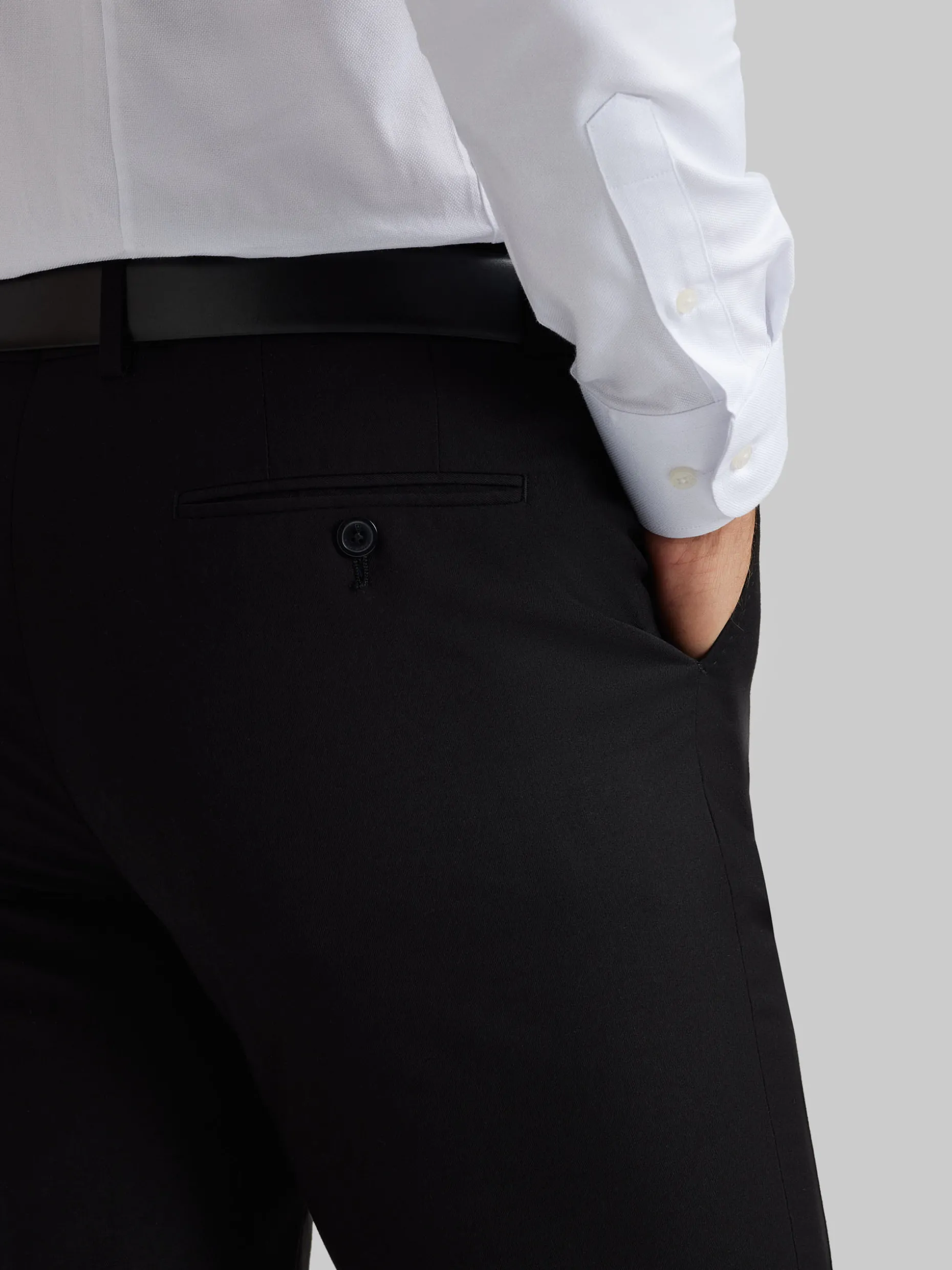 Pantaloni Uomo Classici in Tessuto Twill - Design Confortevole di Alvaro Moreno