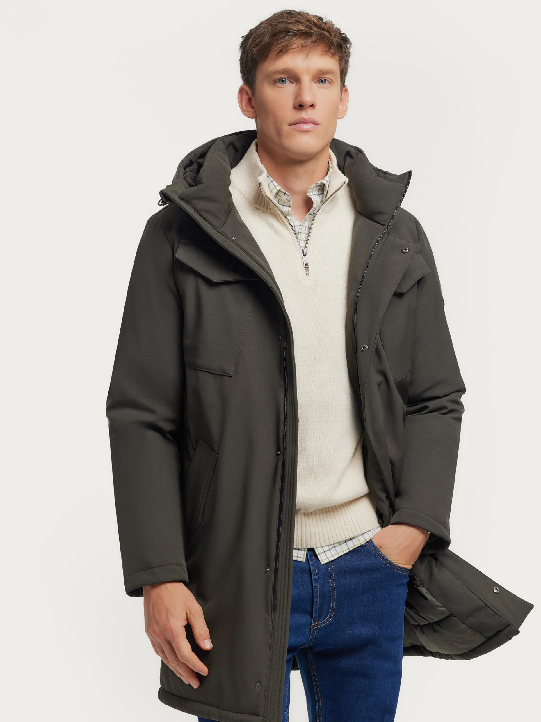 Borgia Parka Premium: Giacca Impermeabile Elegante con Cappuccio, Disponibile da Alvaro Moreno