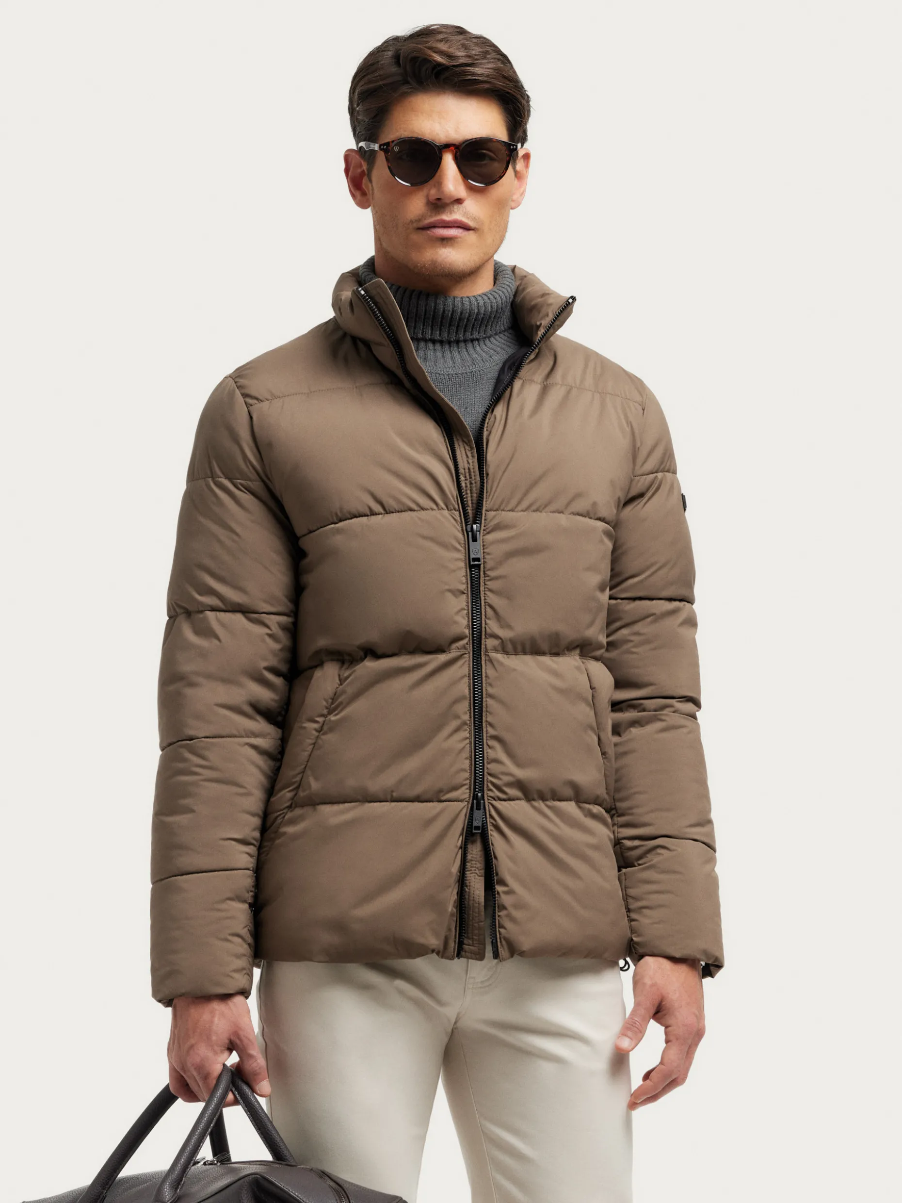 Giacca Impermeabile Conner con Cappuccio - Parka Urbana dal Design Moderno, Firma Alvaro Moreno | Collezione Autunno/Inverno 2024