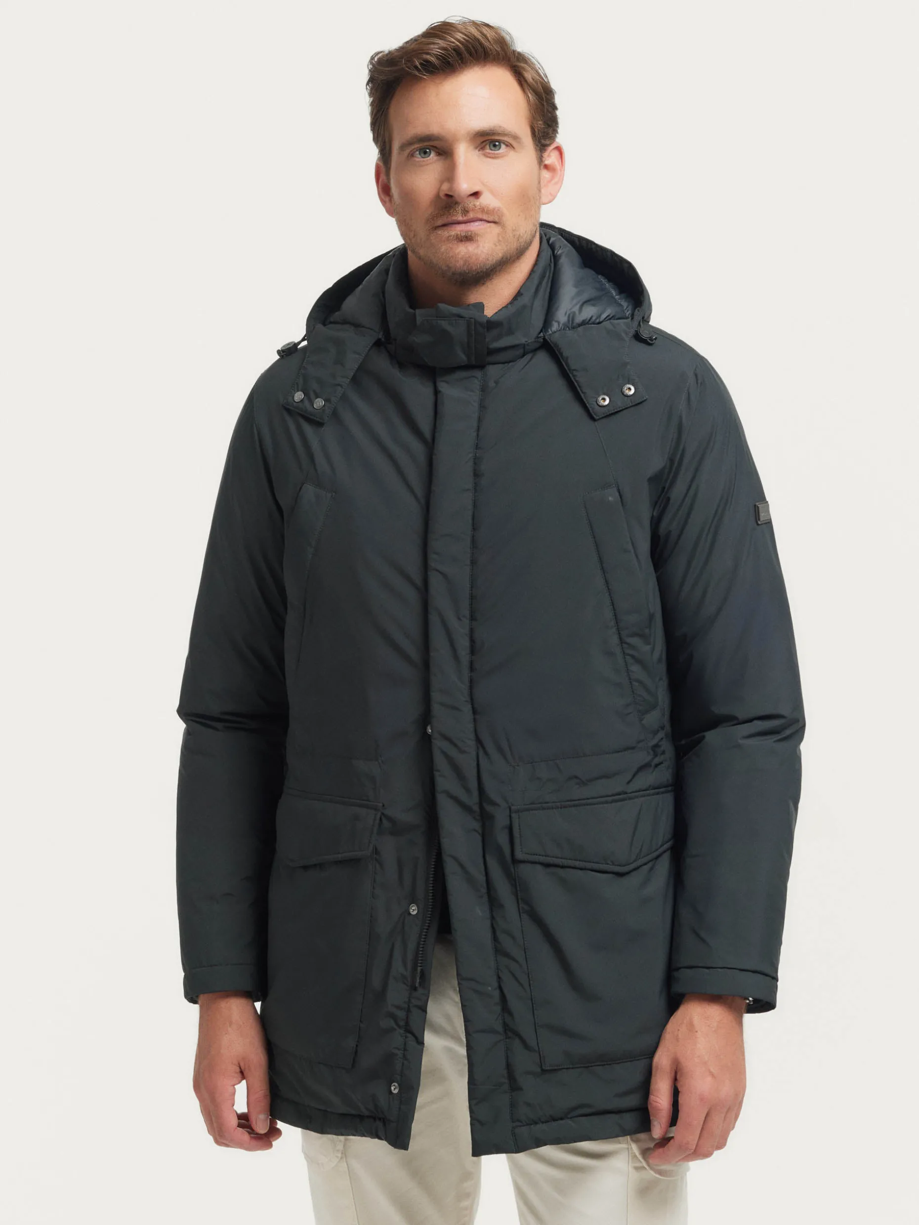 Parka Nebraska con Cappuccio Regolabile - Giacca Invernale per Stile Urbano | Collezione Inverno 2024 by Alvaro Moreno Fashion Design Impeccabile