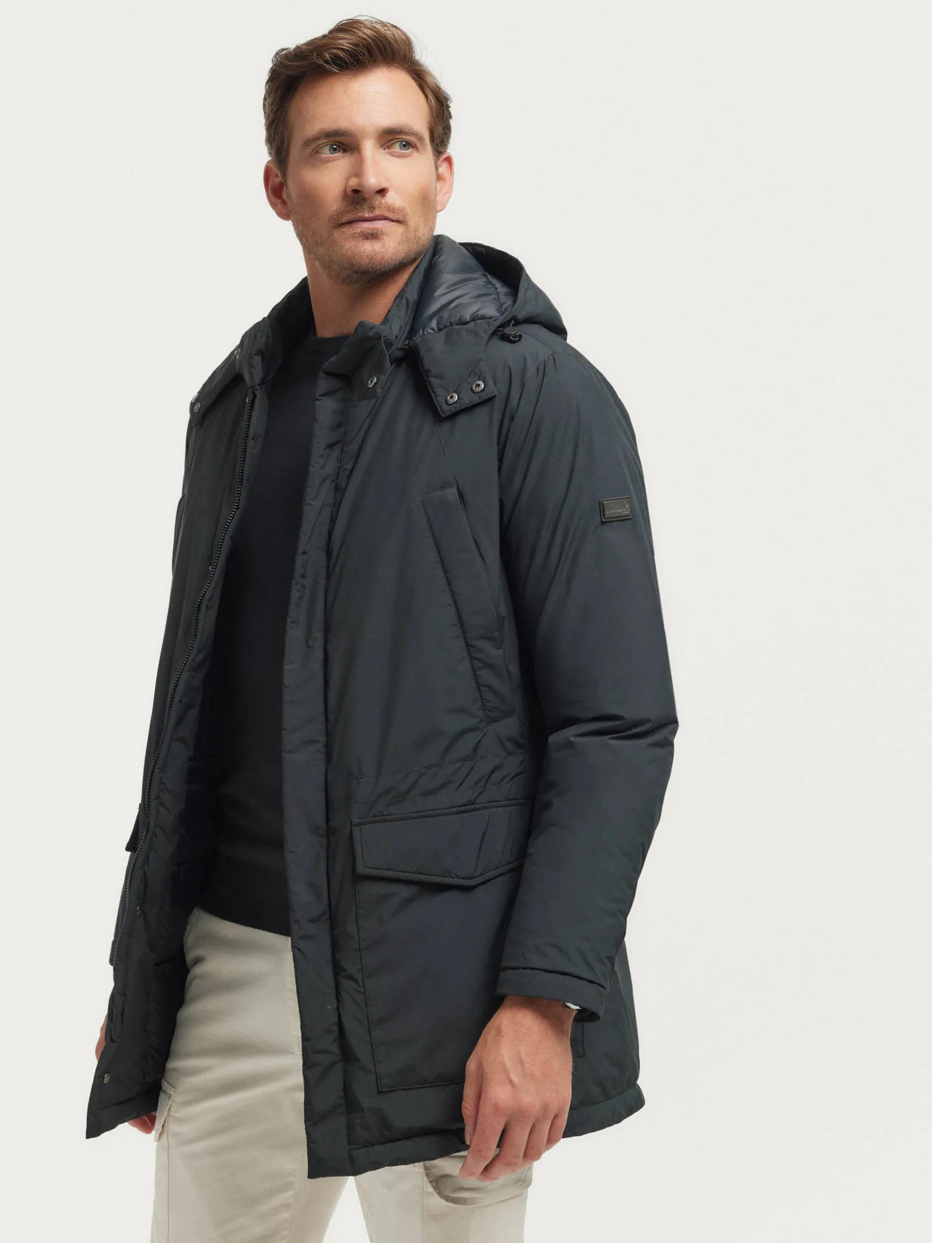 Parka Nebraska con Cappuccio Regolabile - Giacca Invernale per Stile Urbano | Collezione Inverno 2024 by Alvaro Moreno Fashion Design Impeccabile