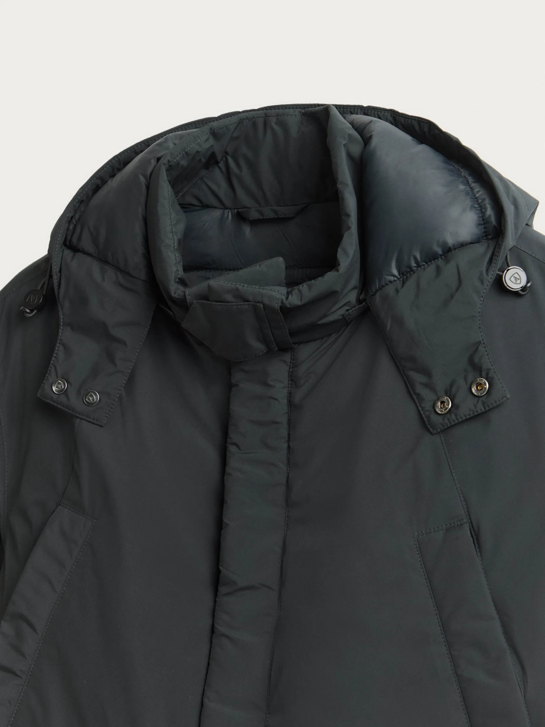 Parka Nebraska con Cappuccio Regolabile - Giacca Invernale per Stile Urbano | Collezione Inverno 2024 by Alvaro Moreno Fashion Design Impeccabile