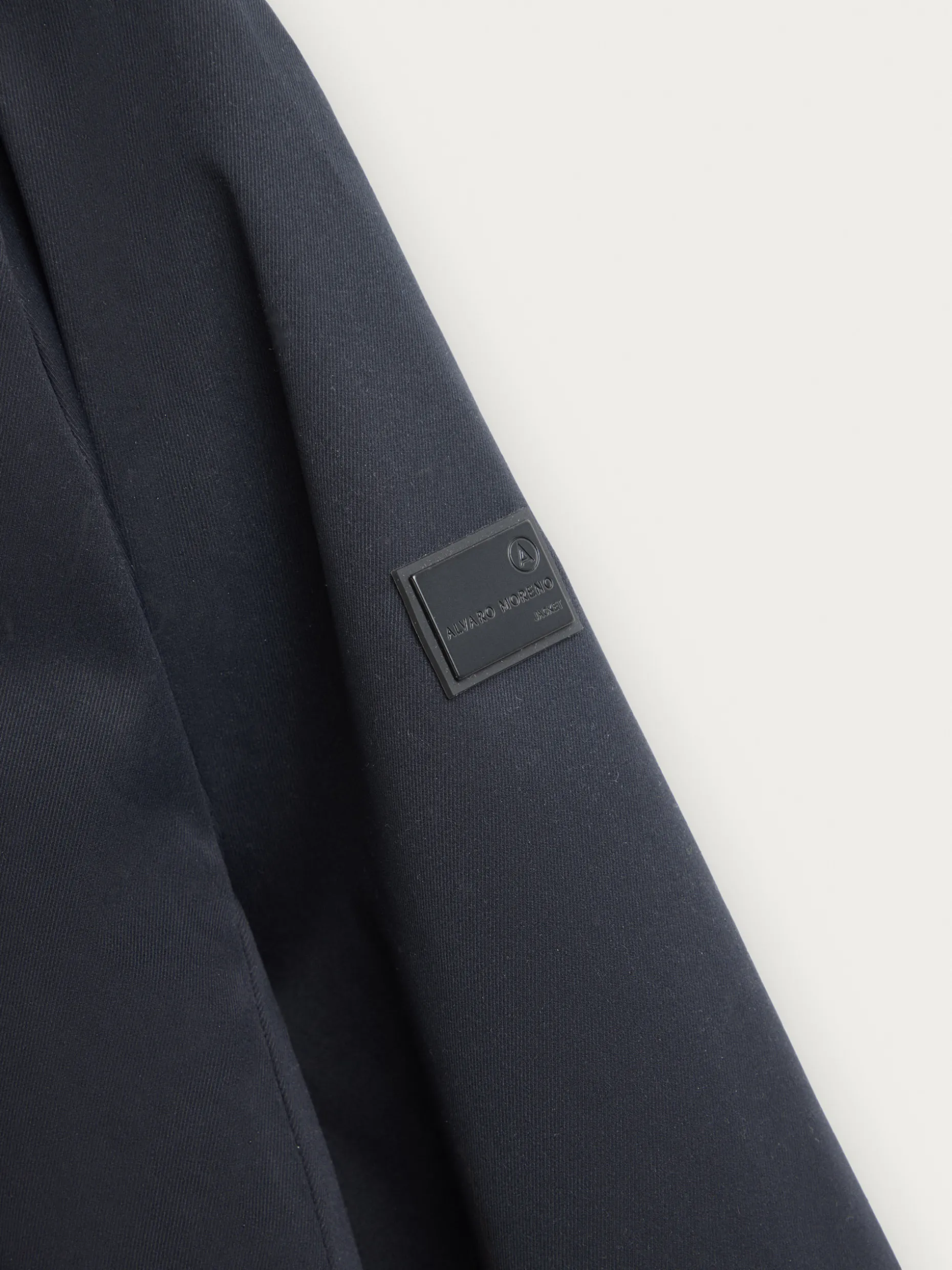 Giacca Parka Invernale Roster | Cappotto Uomo Premium | Collezione Esclusiva Alvaro Moreno Shop 

(Alternativa con elementi di localizzazione:)
Parka Roster Premium per Uomo | Abbigliamento Invernale di Design | Negozio Ufficiale Alvaro Moreno - Milano