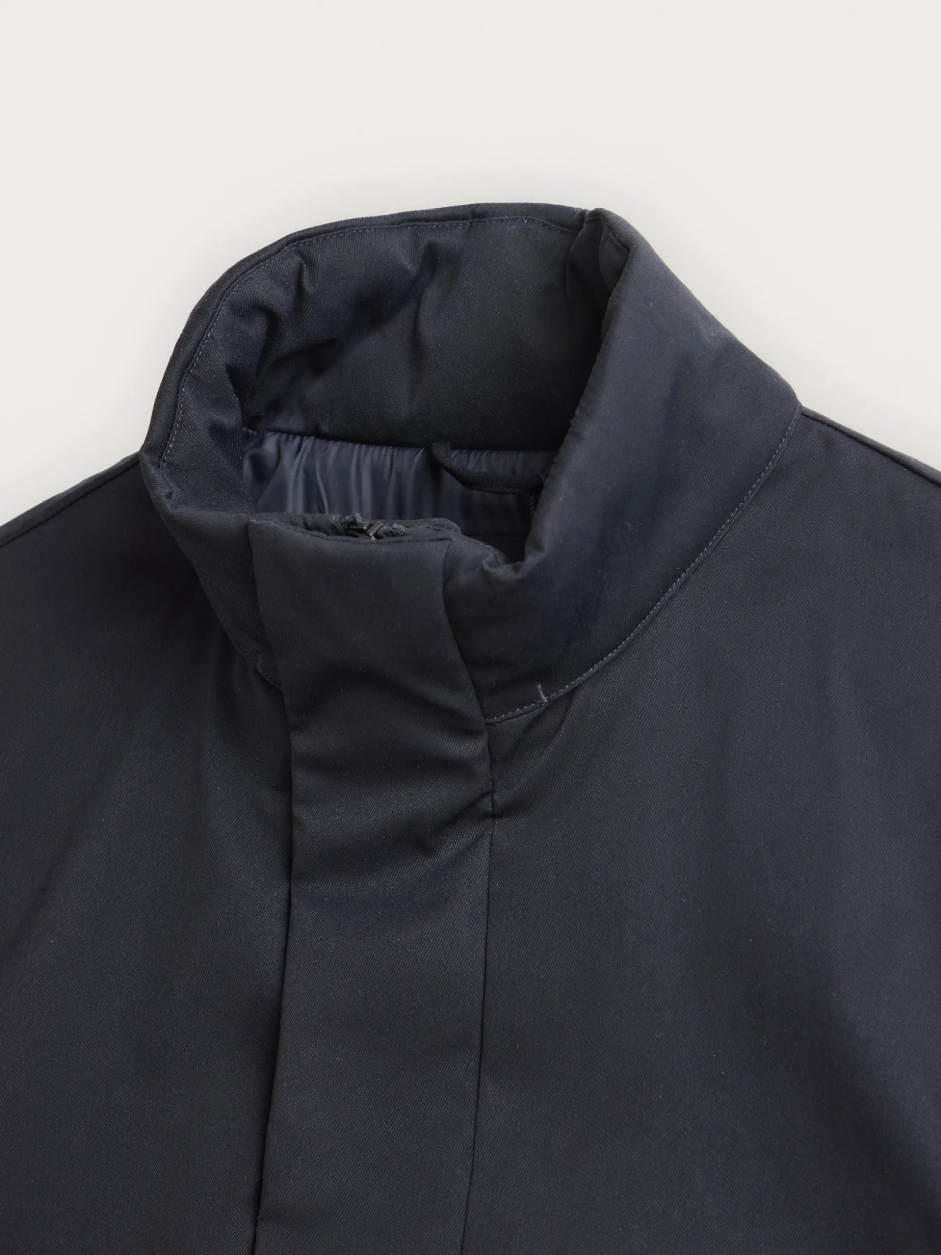 Giacca Parka Invernale Roster | Cappotto Uomo Premium | Collezione Esclusiva Alvaro Moreno Shop 

(Alternativa con elementi di localizzazione:)
Parka Roster Premium per Uomo | Abbigliamento Invernale di Design | Negozio Ufficiale Alvaro Moreno - Milano