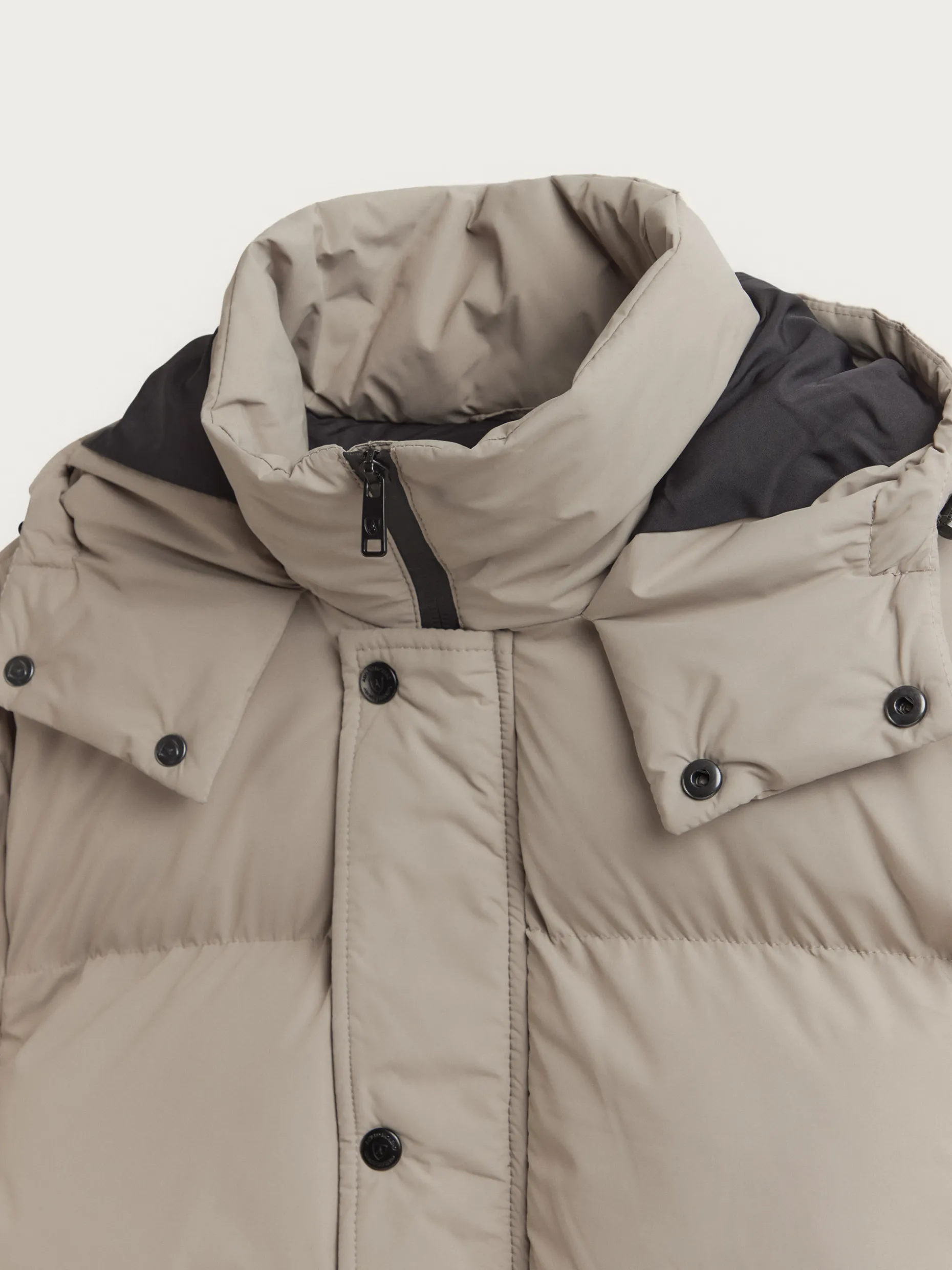 Giacca Impermeabile Rubrick - Parka Elegante con Cappuccio | Collezione Esclusiva da Alvaro Moreno