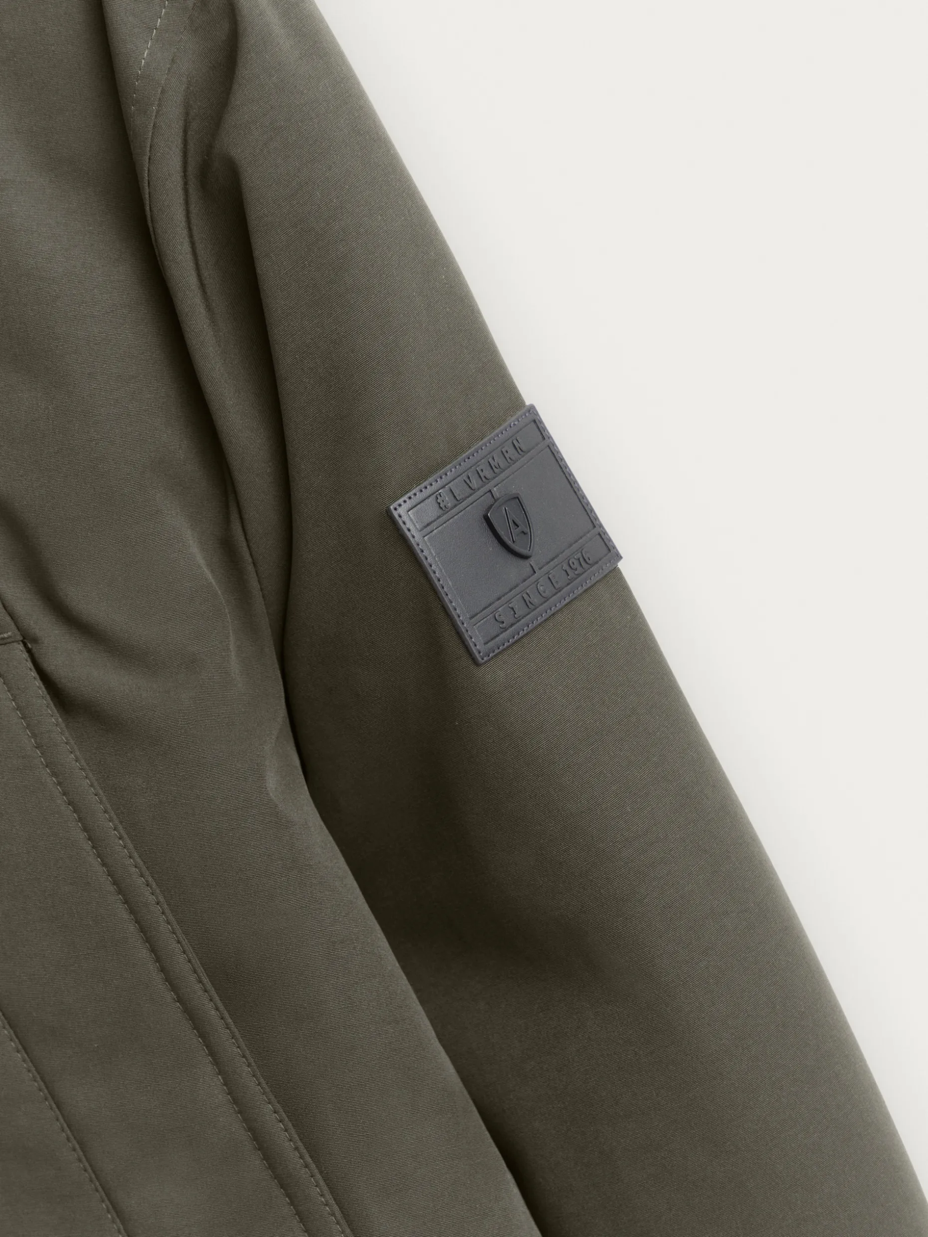 Giubbotto Sherman Parka - Design Funzionale e Comfort Moderno per la Stagione Fredda | Disponibile su Alvaro Moreno Online