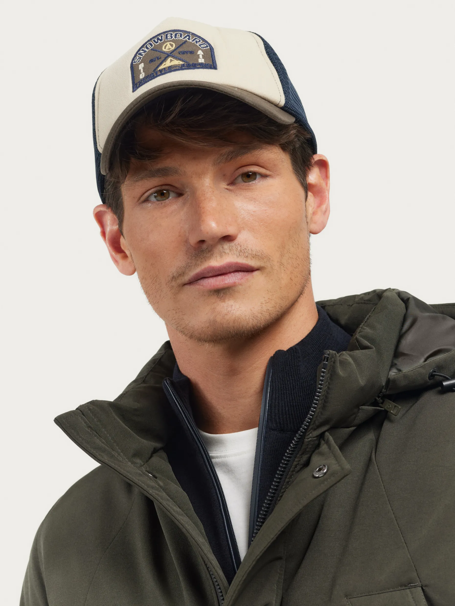 Giubbotto Sherman Parka - Design Funzionale e Comfort Moderno per la Stagione Fredda | Disponibile su Alvaro Moreno Online