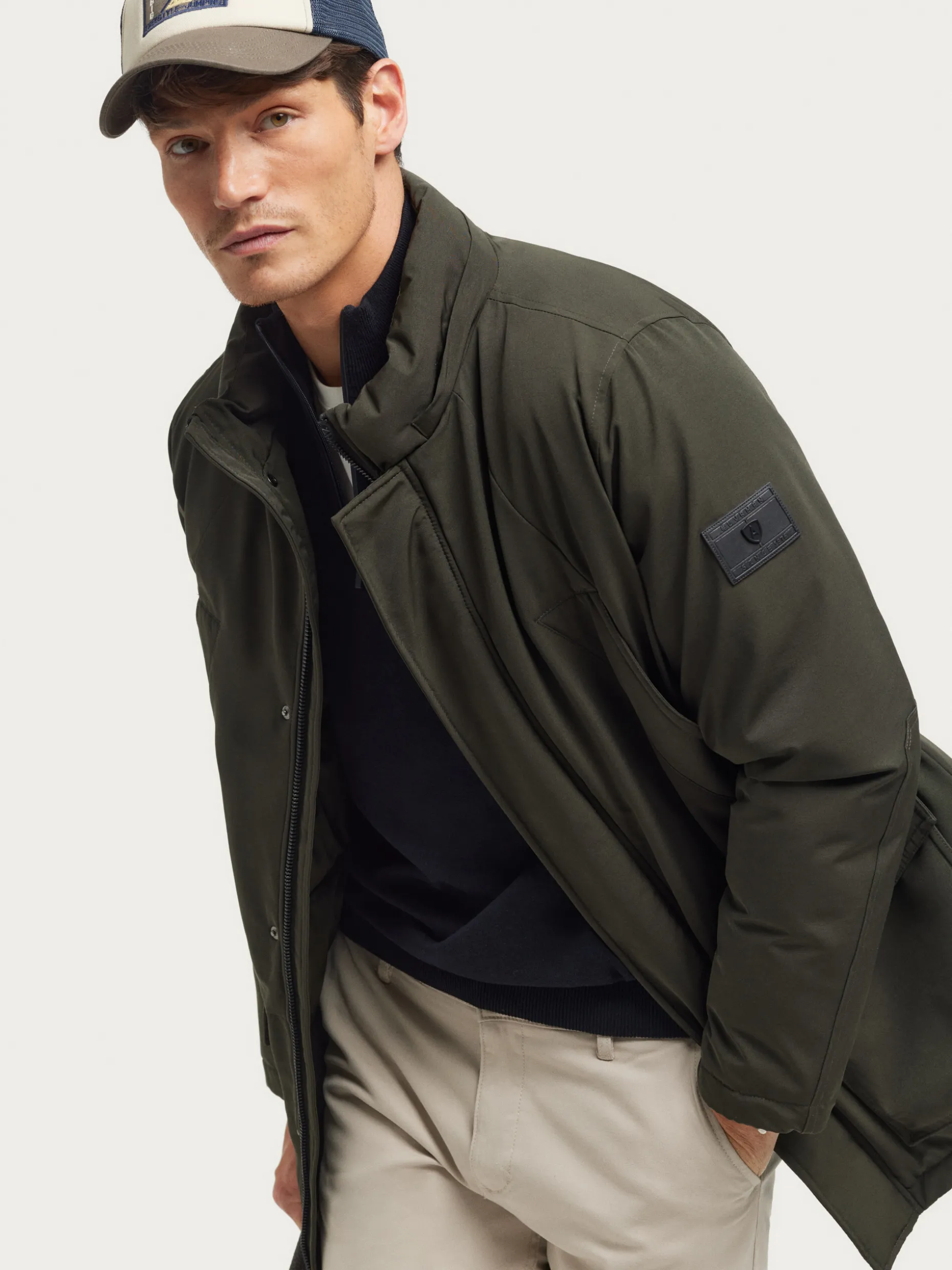 Giubbotto Sherman Parka - Design Funzionale e Comfort Moderno per la Stagione Fredda | Disponibile su Alvaro Moreno Online