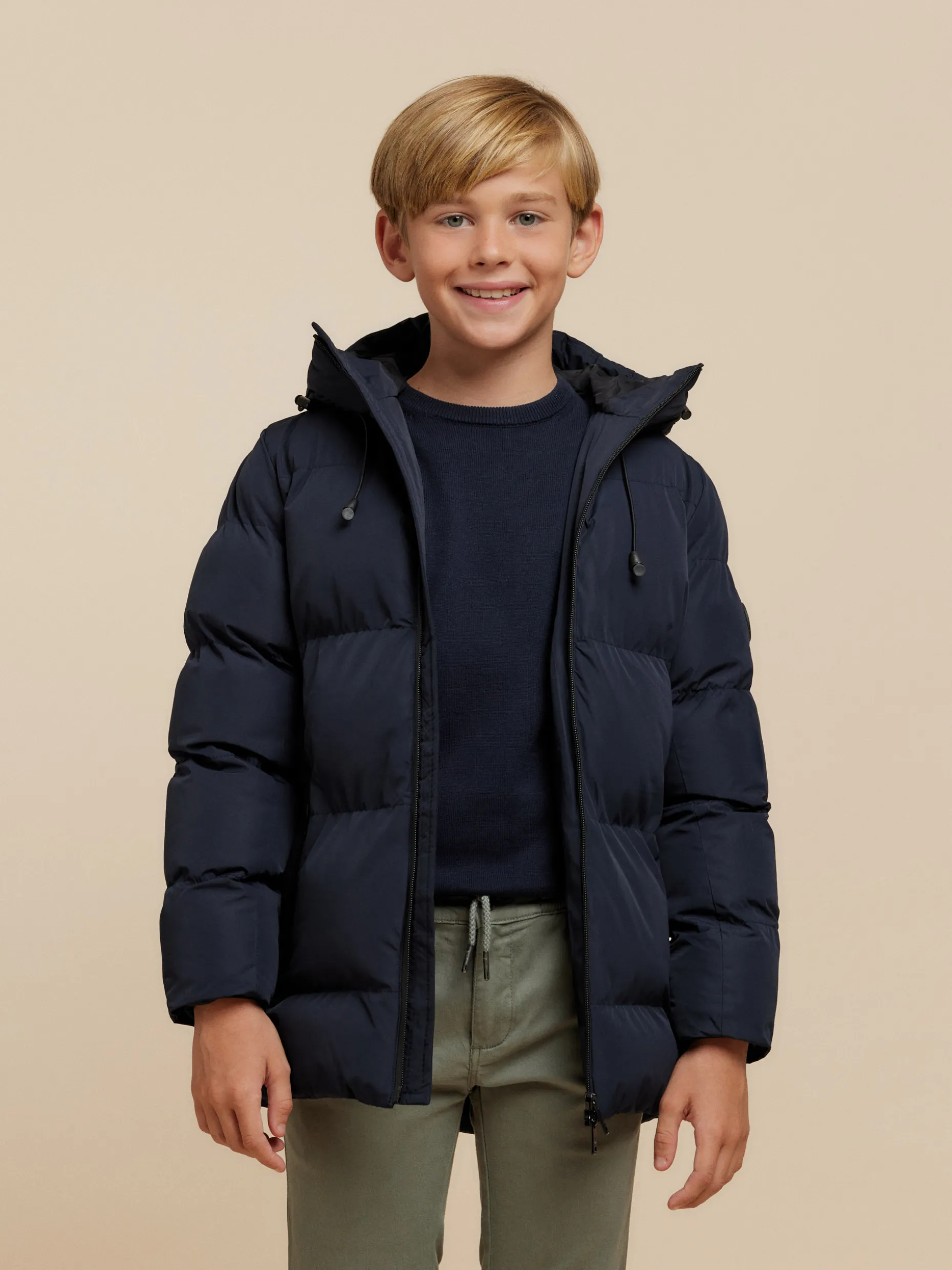 Giubbino Impermeabile Skywear per Bambini con Cappuccio - Comodo e Stiloso per le Avventure All'aperto | Negozio Alvaro Moreno