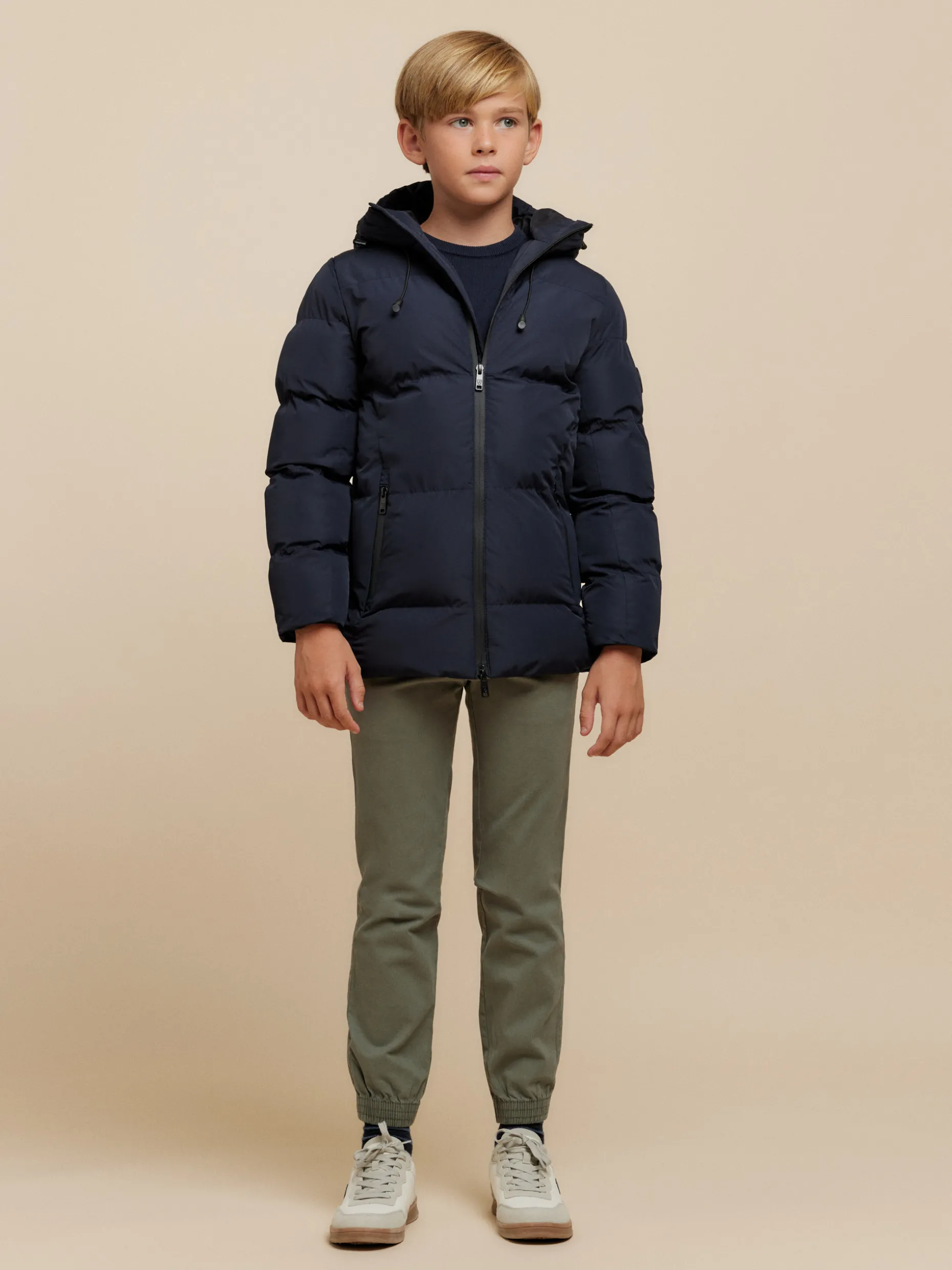 Giubbino Impermeabile Skywear per Bambini con Cappuccio - Comodo e Stiloso per le Avventure All'aperto | Negozio Alvaro Moreno
