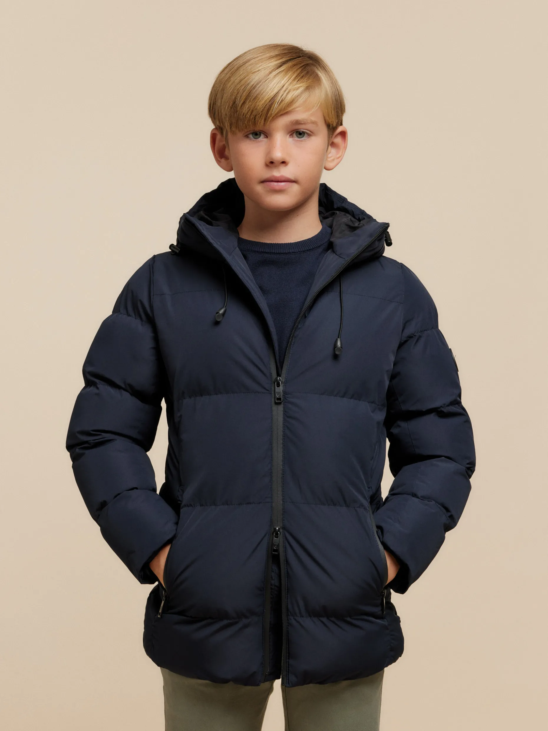 Giubbino Impermeabile Skywear per Bambini con Cappuccio - Comodo e Stiloso per le Avventure All'aperto | Negozio Alvaro Moreno
