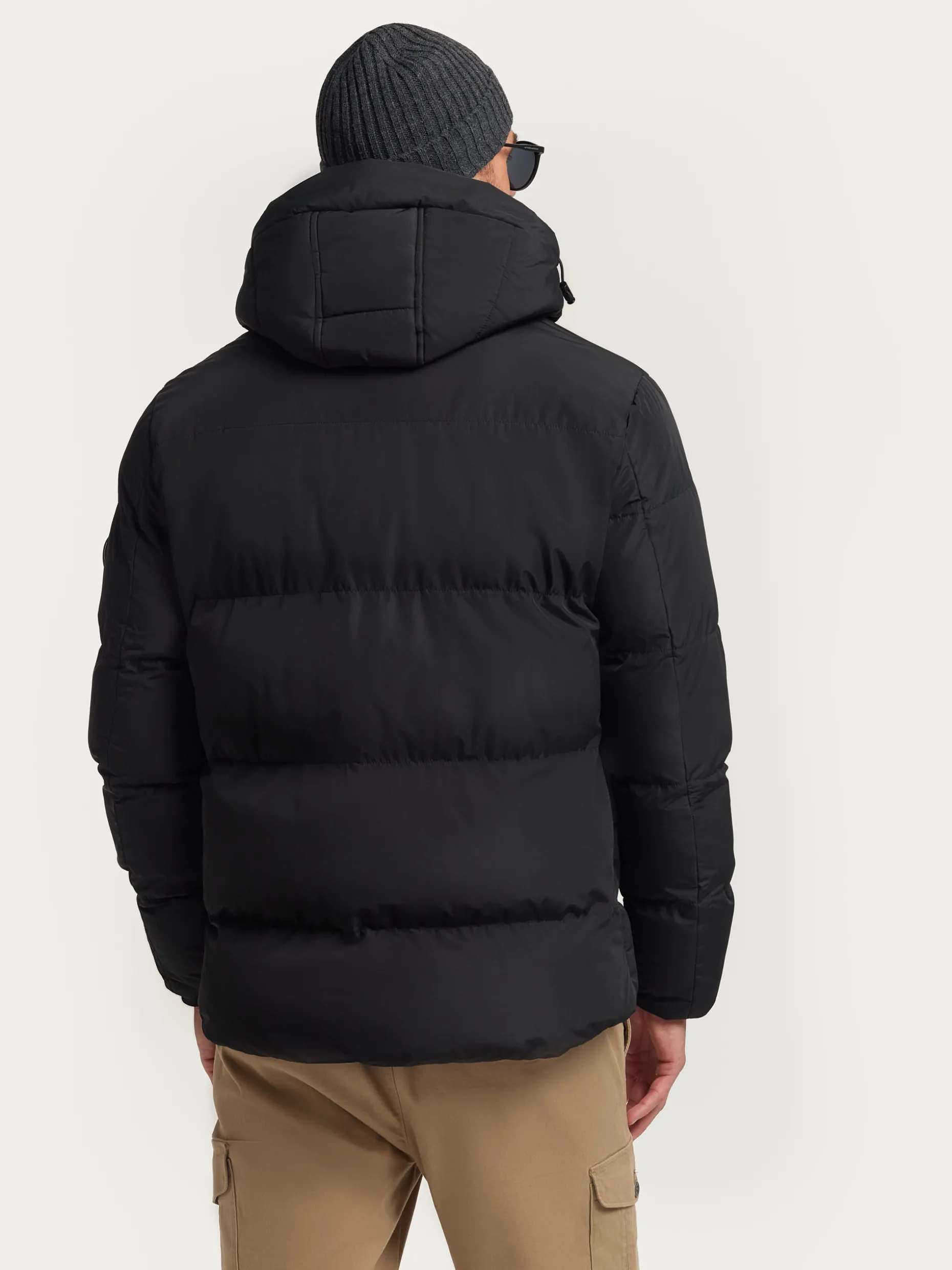 Giacca Invernale Skywear Techwear Impermeabile con Cappuccio - Parka Stile Urbano Moderno | Abbigliamento Outdoor di Tendenza by Alvaro Moreno