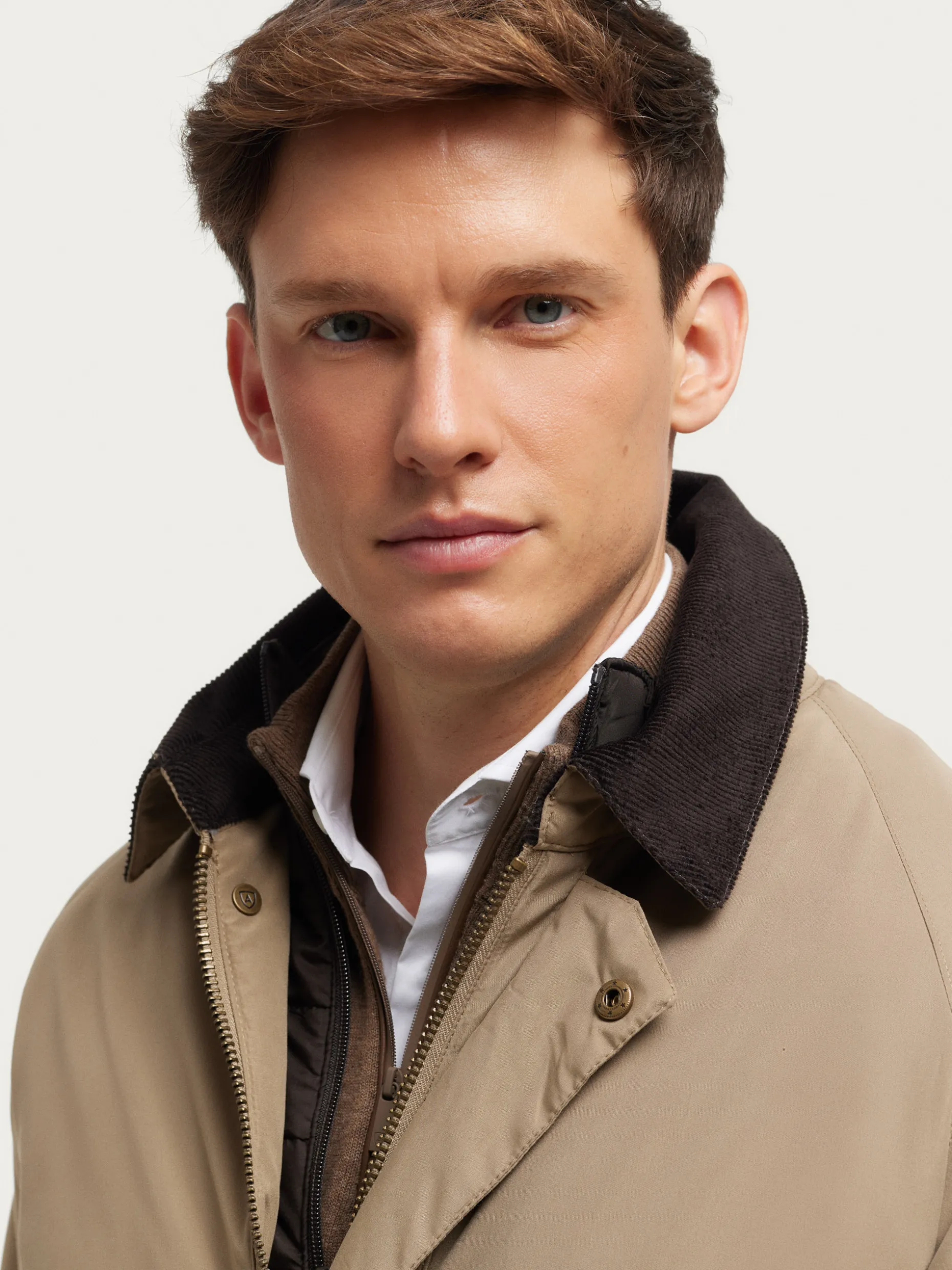 Alvaro Moreno - Cappotto Parka Elegante con Cappuccio, Stile Urbano Autunno-Inverno 2024 

(：、，，)