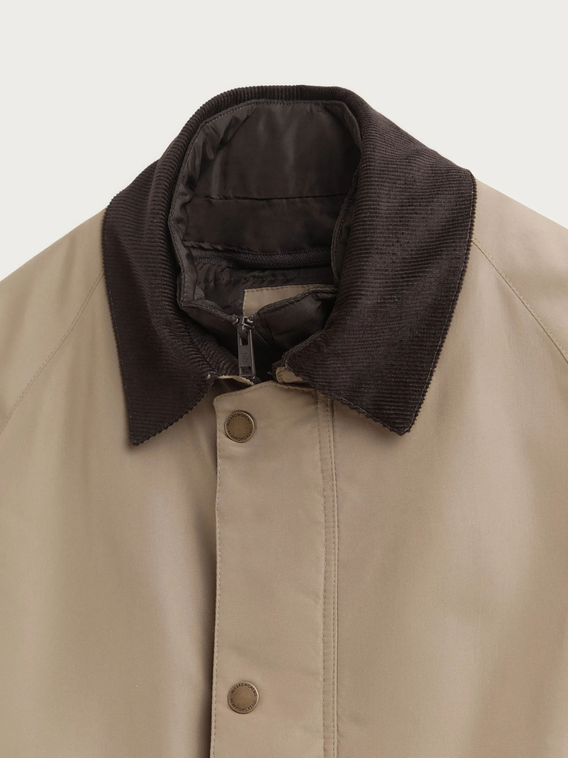 Alvaro Moreno - Cappotto Parka Elegante con Cappuccio, Stile Urbano Autunno-Inverno 2024 

(：、，，)