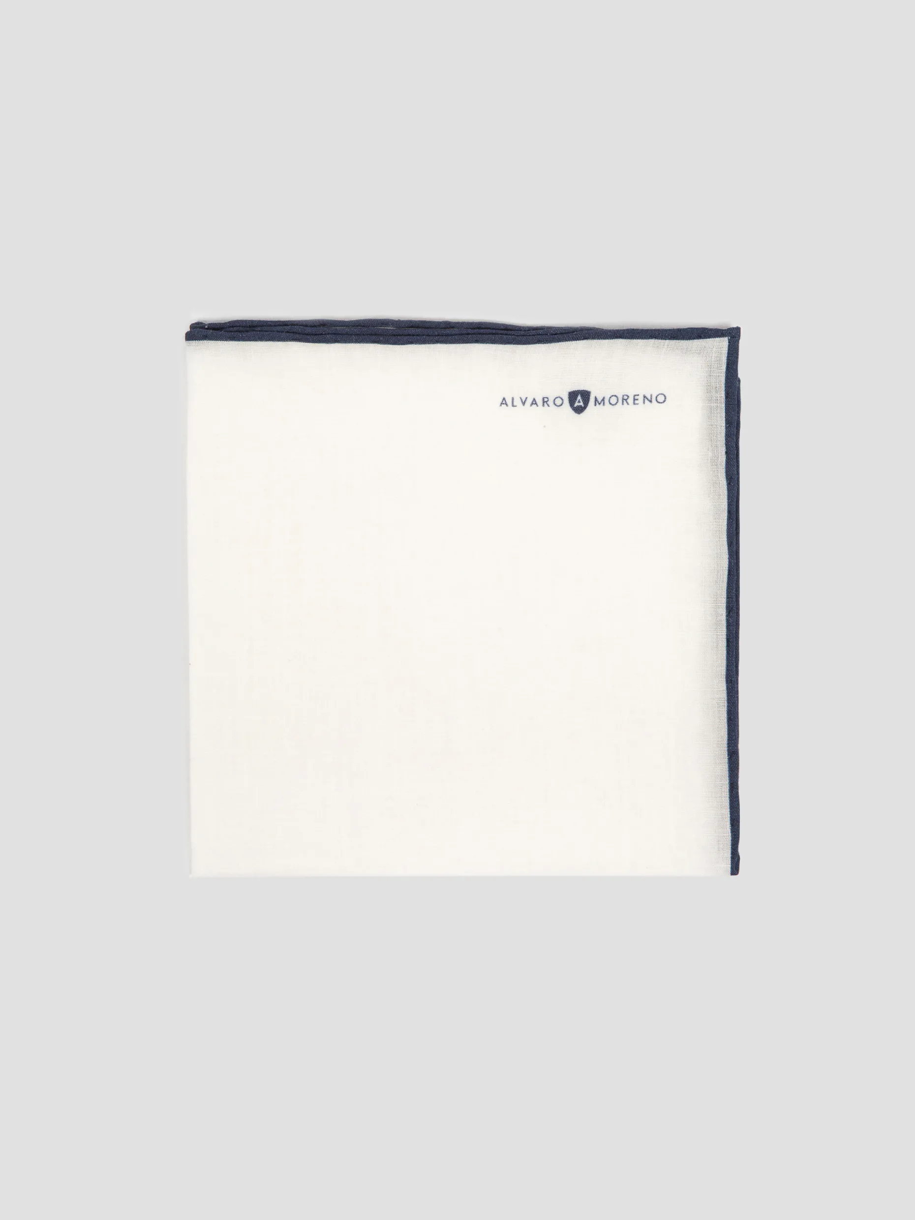 Elegante Fazzoletto in Lino Puro con Design Minimalista - Collezione Esclusiva di Alvaro Moreno