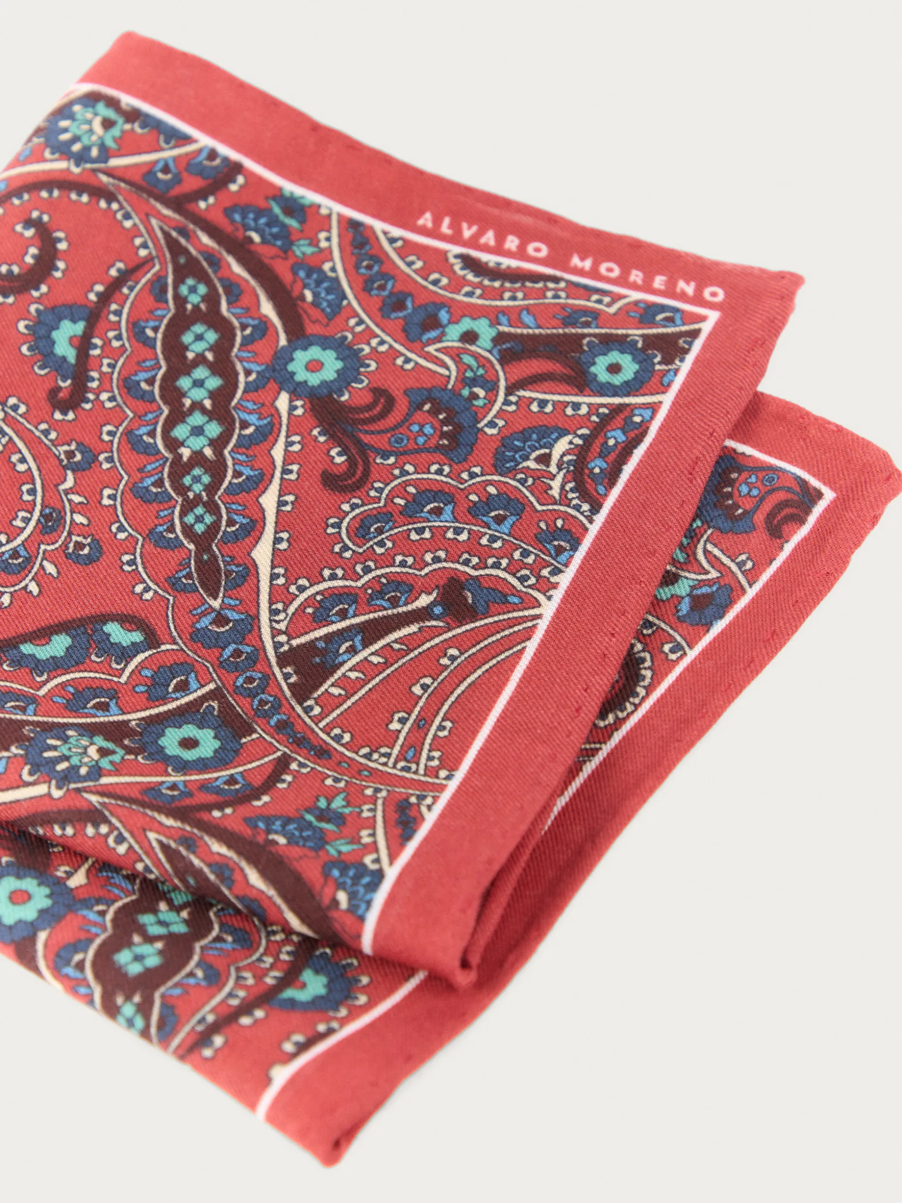 Foulard Stilizzato con Motivo Artistico - Linea Autunno/Inverno 2024 di Alvaro Moreno