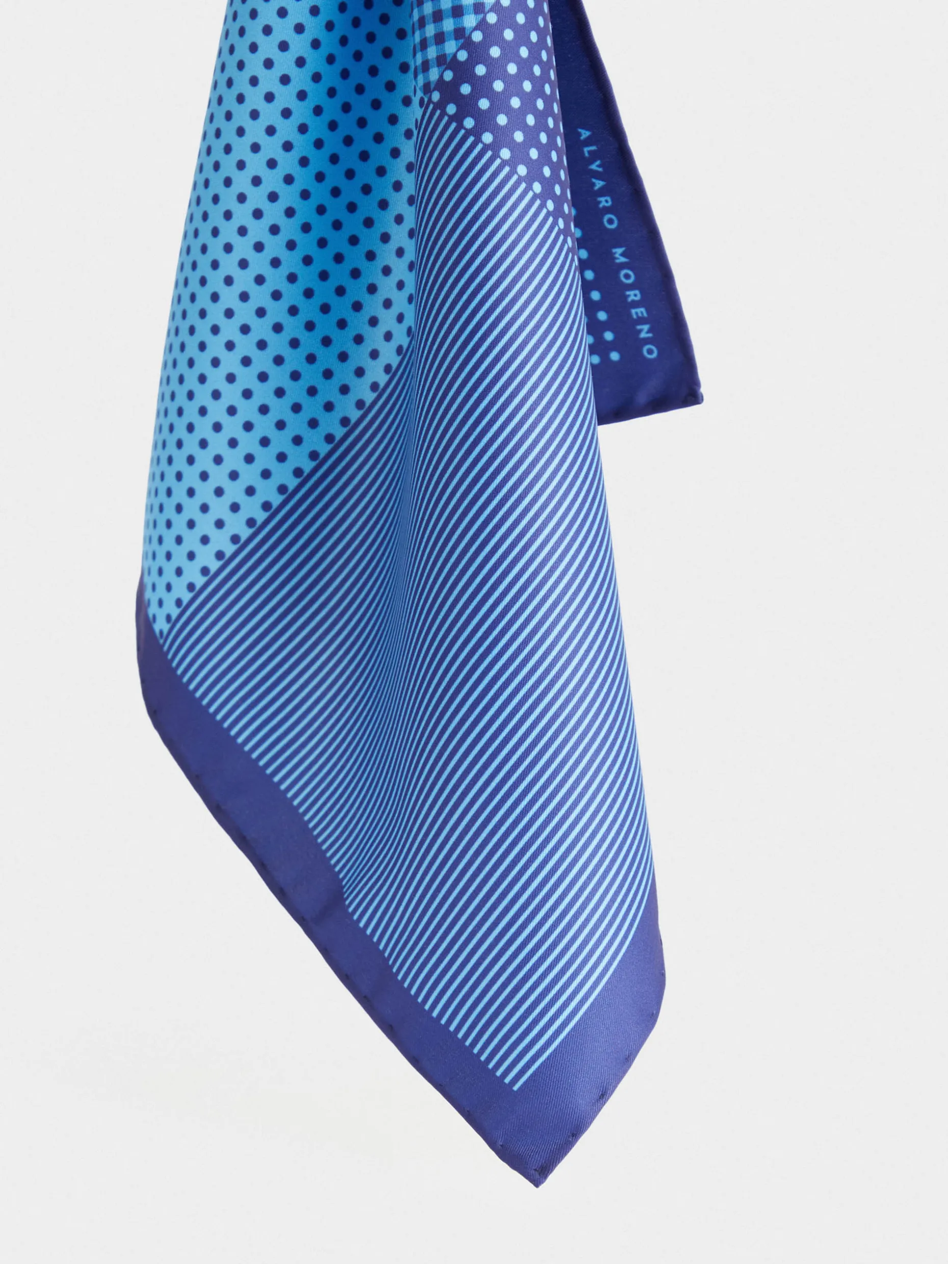 Alvaro Moreno – Foulard con Stampa Unica, Design Esclusivo e Qualità Premium a Prezzo Accessibile