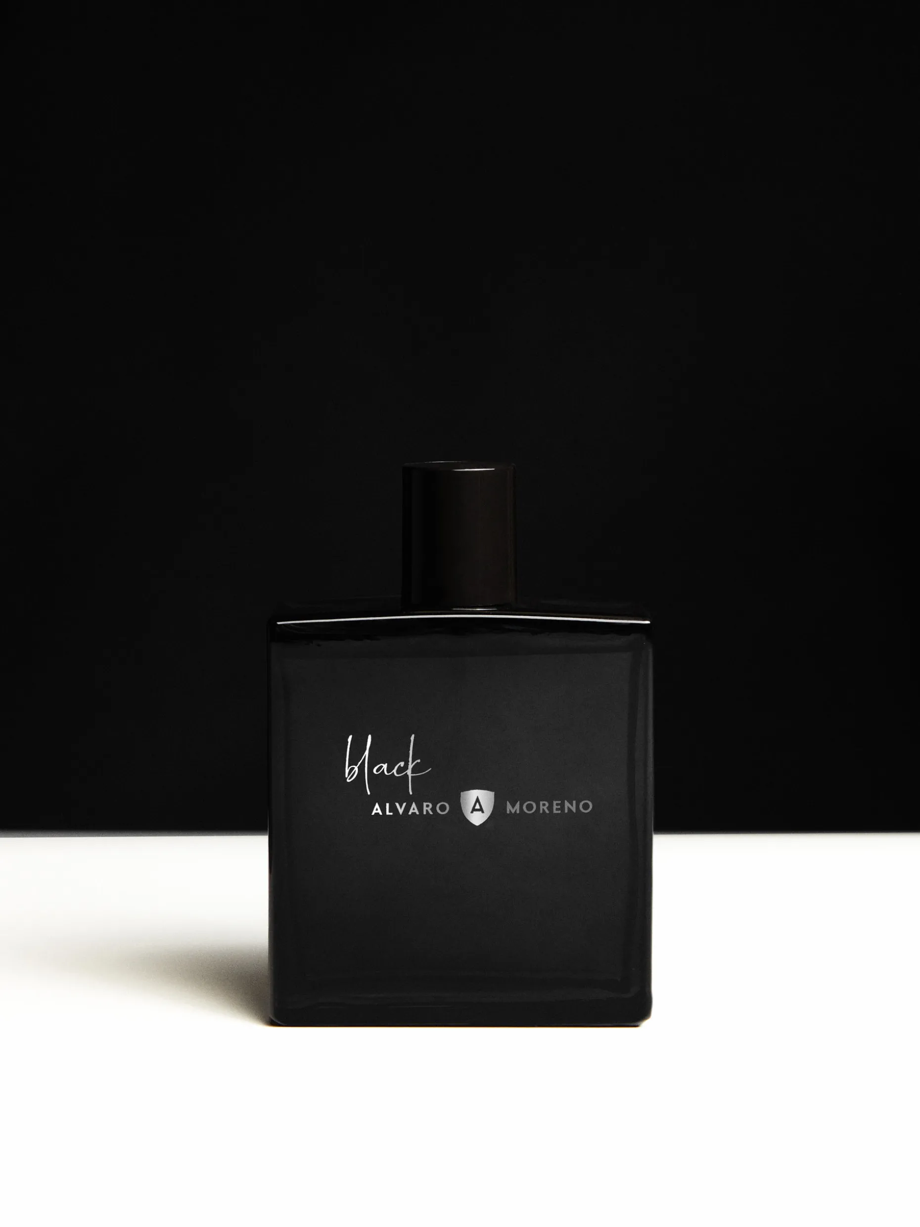 Profumo AM Nero - Collezione Esclusiva di Álvaro Moreno | Scopri l'eleganza senza tempo