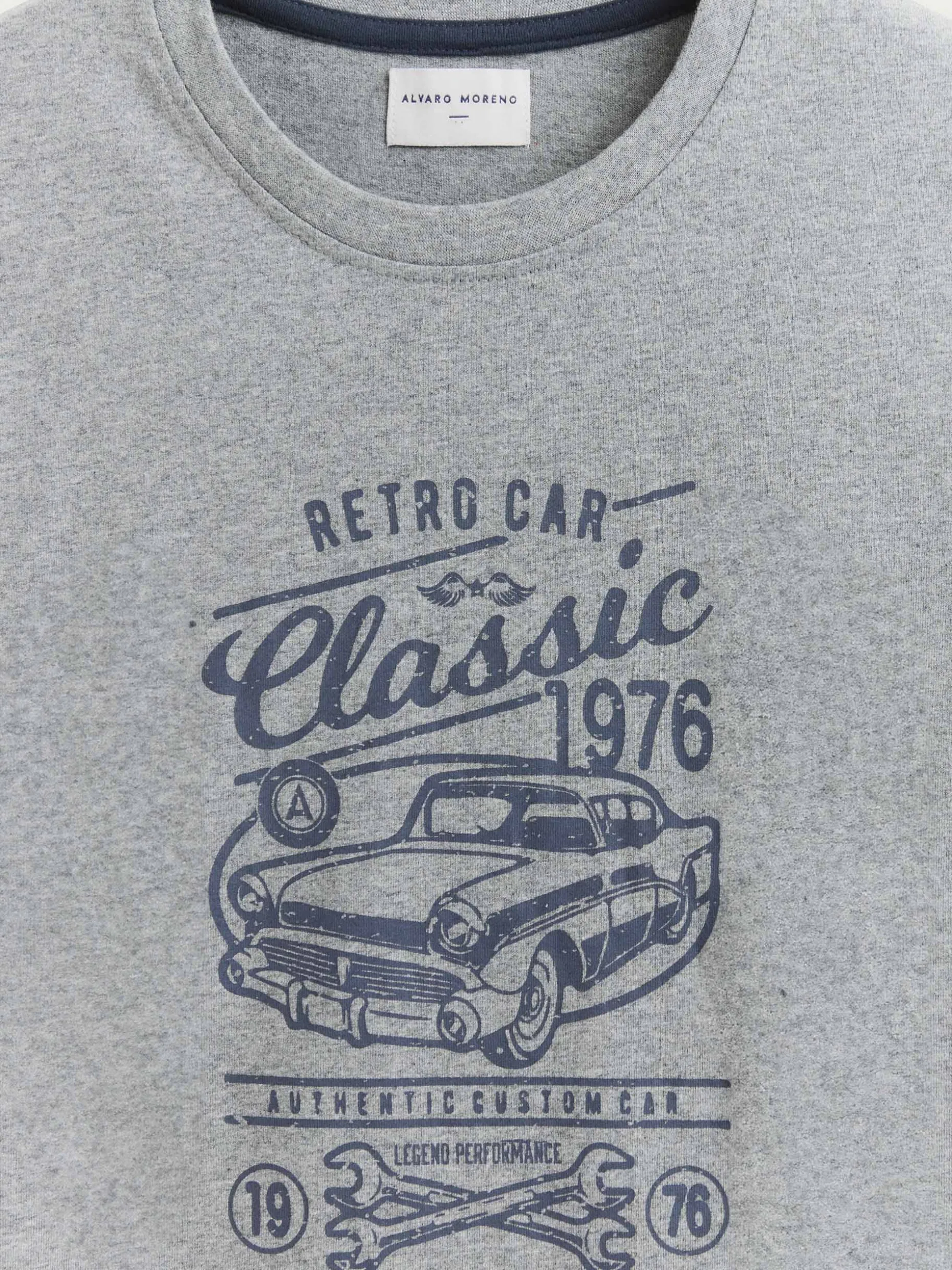 Pijama Unisex Stile Vintage Auto - Collezione Esclusiva di Alvaro Moreno | Promozione Imperdibile con Design Retrò e Comfort Senza Tempo