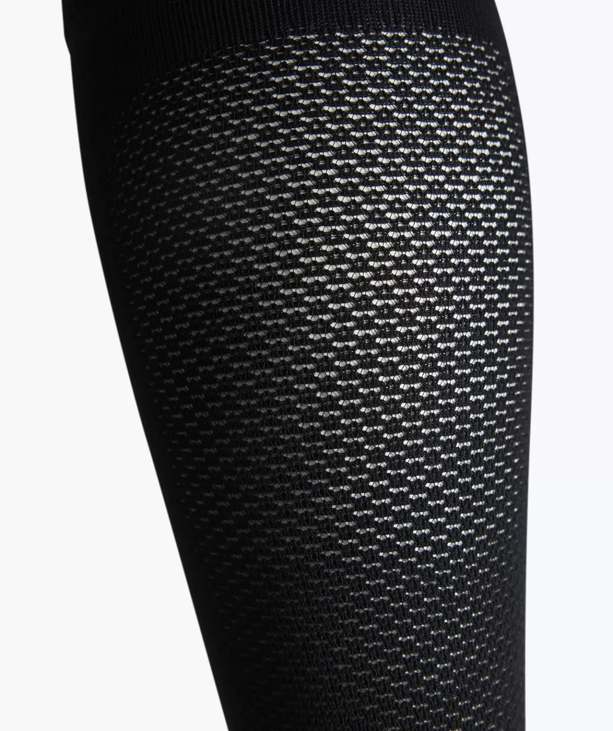 Calzettoni Sportivi T1TAN Pro - Supporto Elasticizzato Nero per Allenamenti Intensi, Design Ergonomico da Calcio con Fascia Antiscivolamento