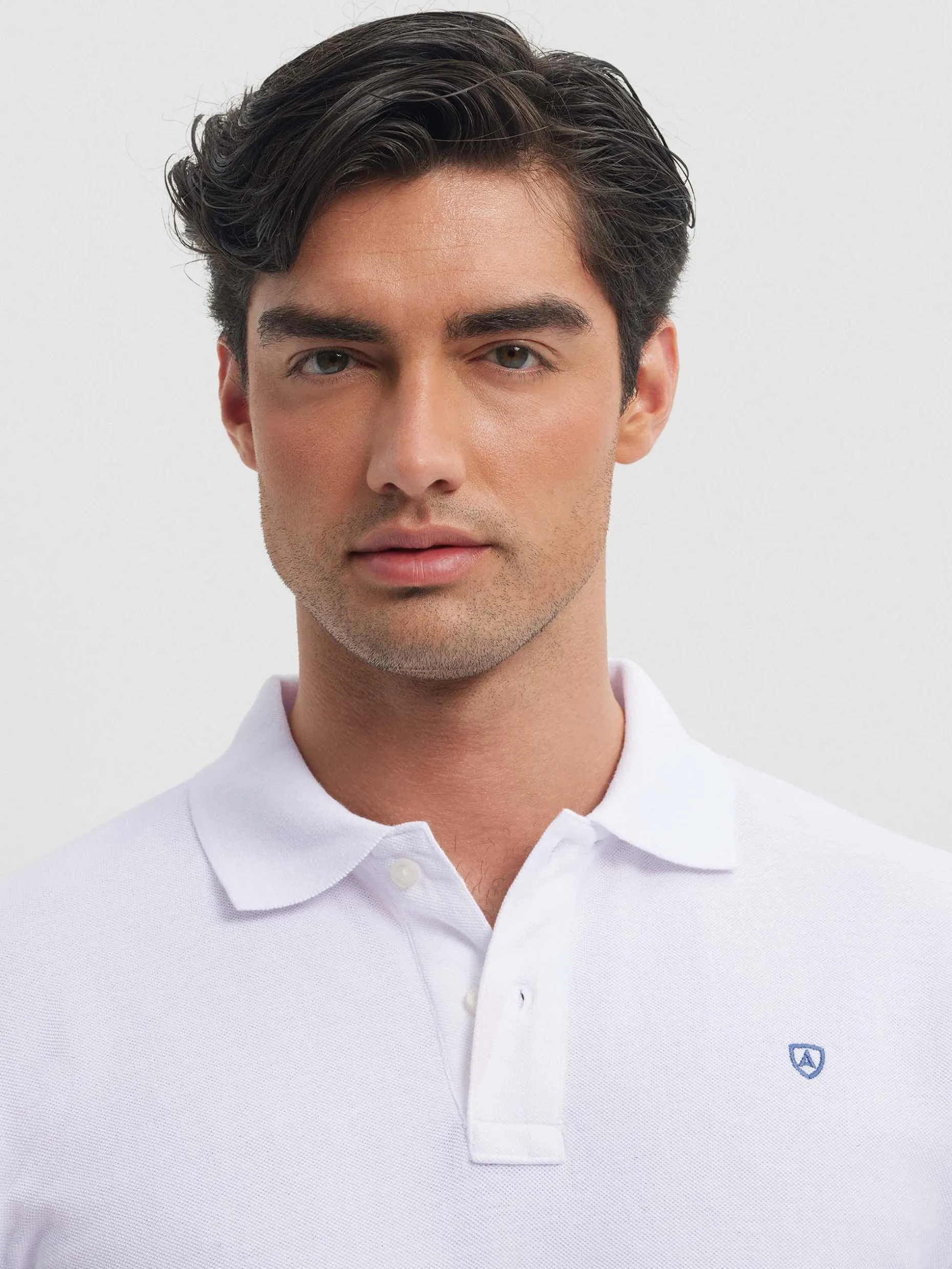 Alvaro Moreno: Polo Classico con Sconti Esclusivi su Moda Essentials