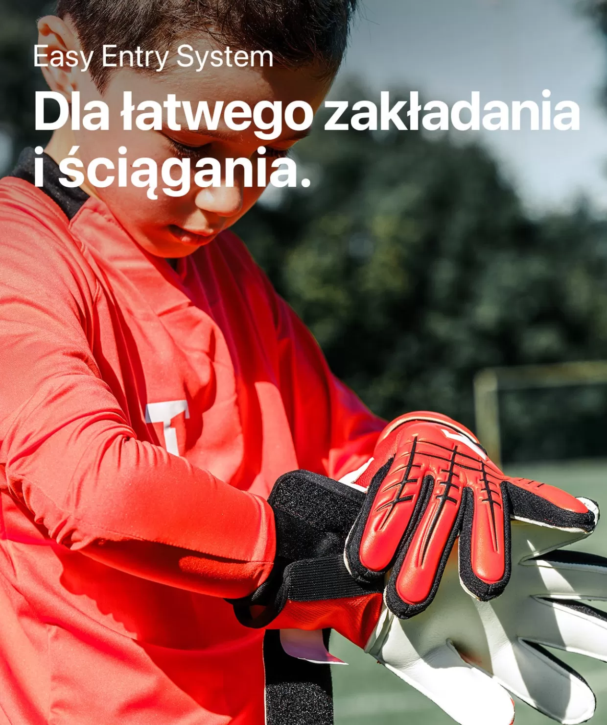 Guanti Junior Beast Titan 3.0 - Rosso Fuoco con Design Sportivo (FP)  
Linea Beast per Giovani Campioni - Edizione Limitata con Tecnologia Antiscivolo  

：  
1. （
