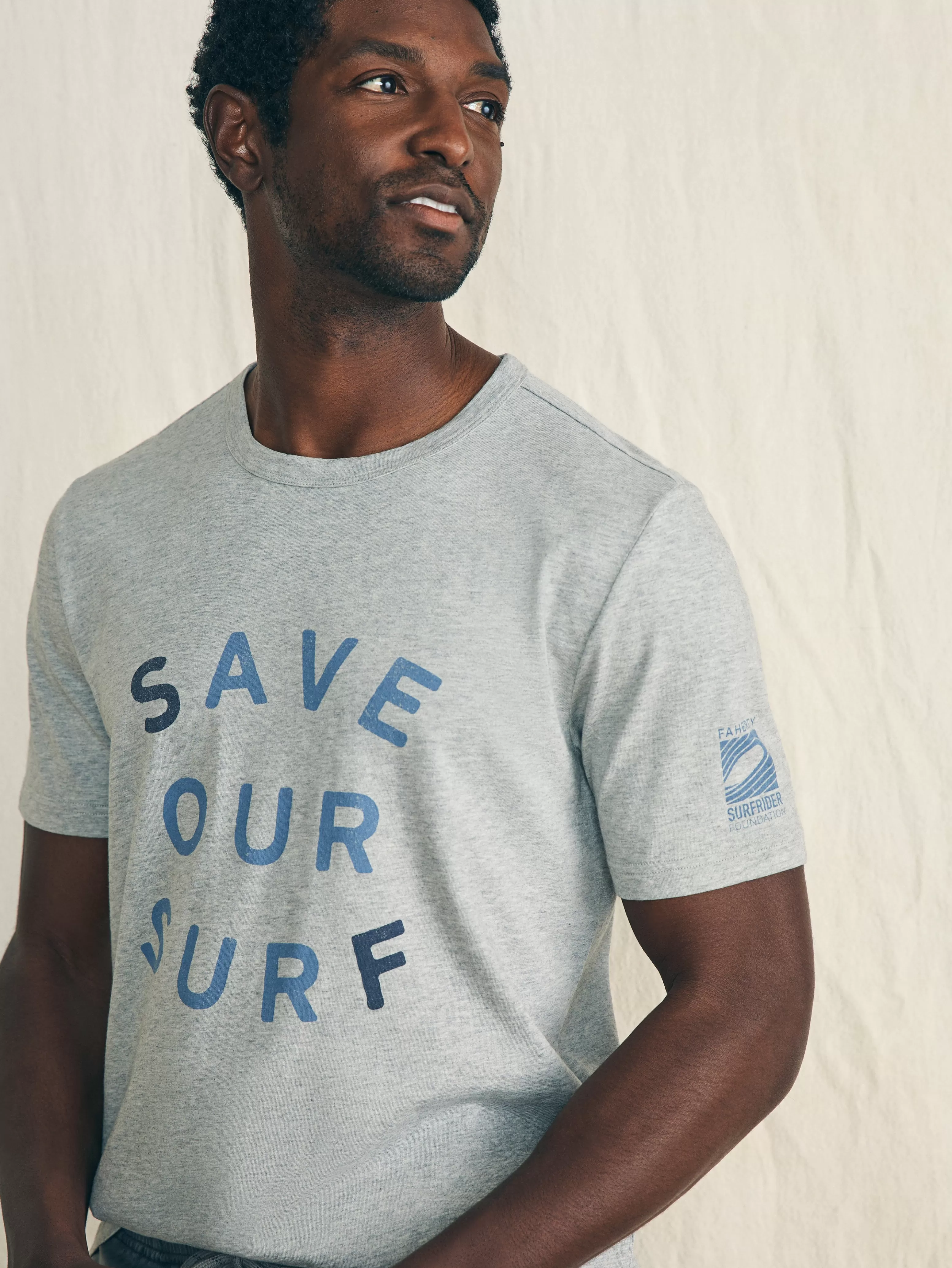 Faherty: Maglietta Vintage a Maniche Corte con Effetto Sbiancato - T-Shirt Casual in Cotone Lavato per Surf e Stile Mare 

(：、，