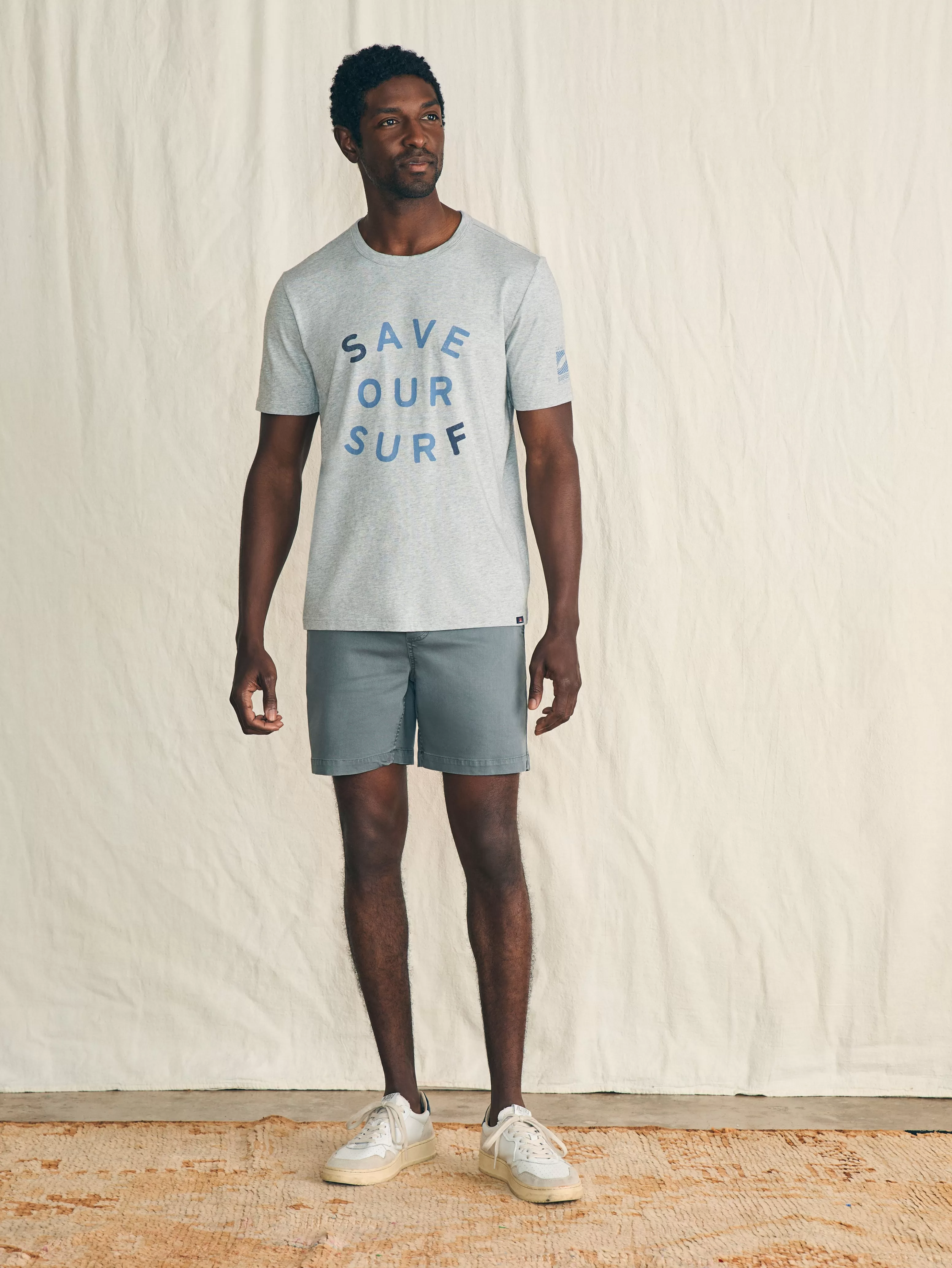 Faherty: Maglietta Vintage a Maniche Corte con Effetto Sbiancato - T-Shirt Casual in Cotone Lavato per Surf e Stile Mare 

(：、，