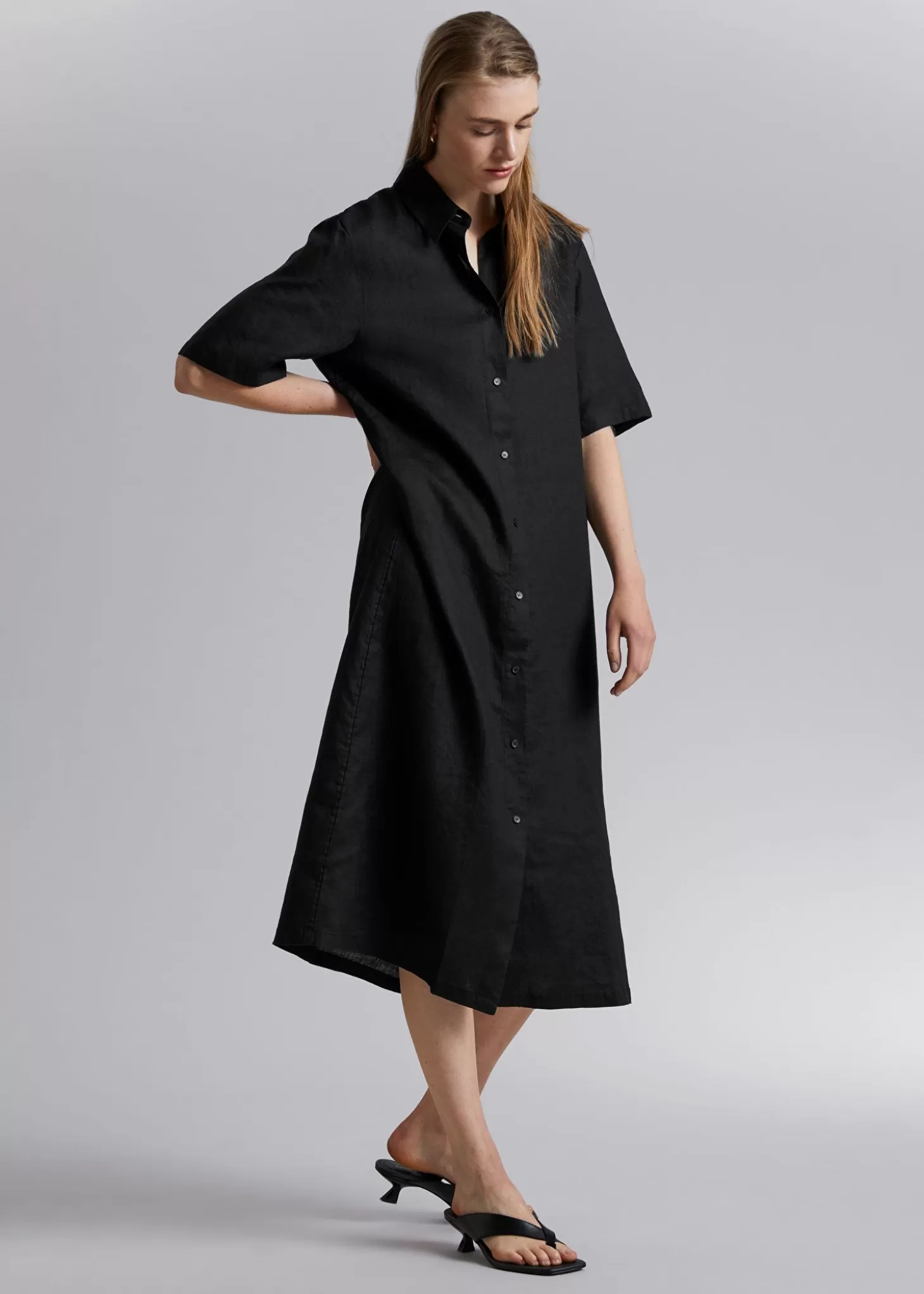 Elegante Camicetta con Cintura in Lino - Vestito da Ufficio Nero di Online & Other Stories