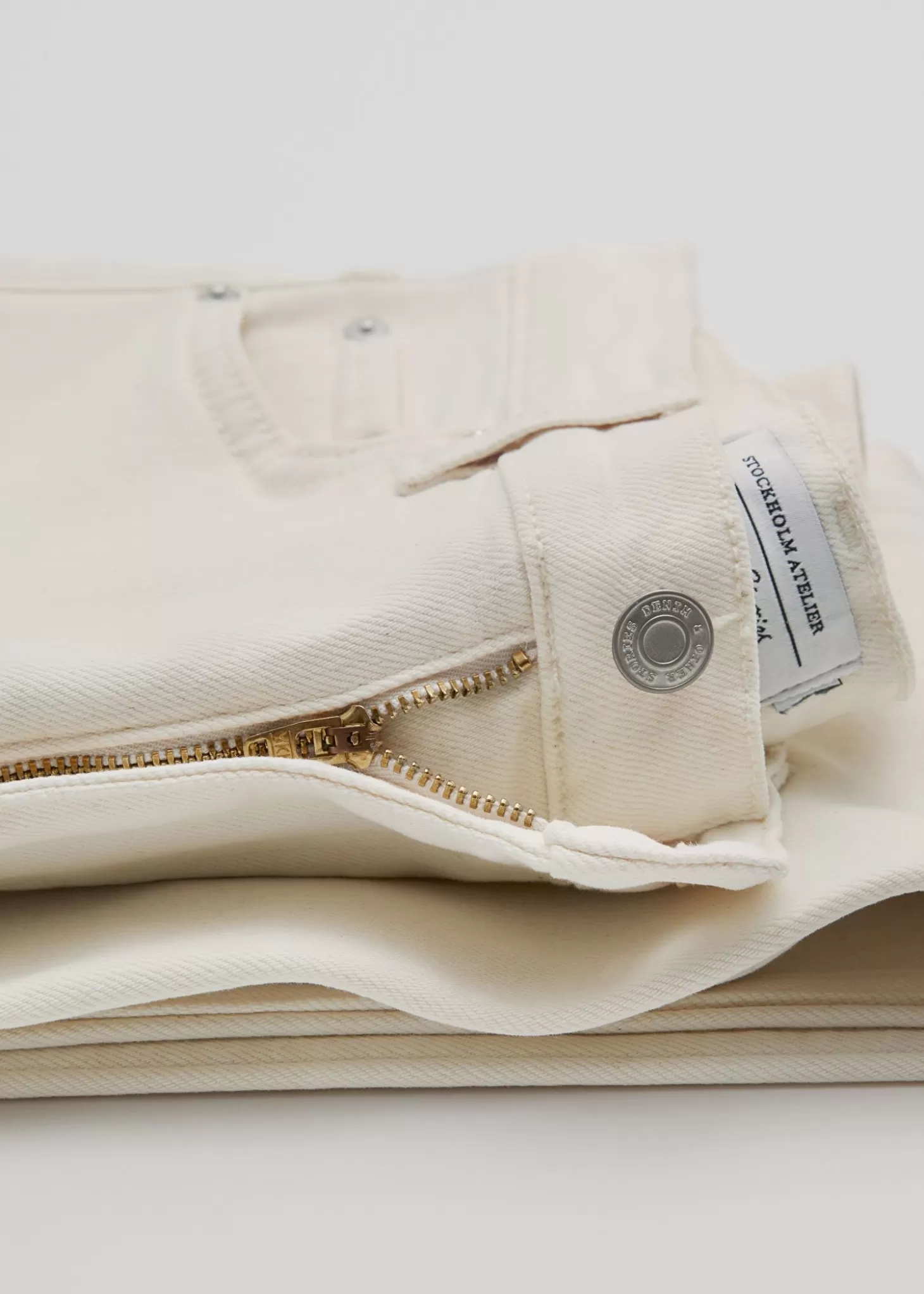 Saldi Other Stories - Jeans Modellanti Avorio in Denim Essenziale con Taglio Slim