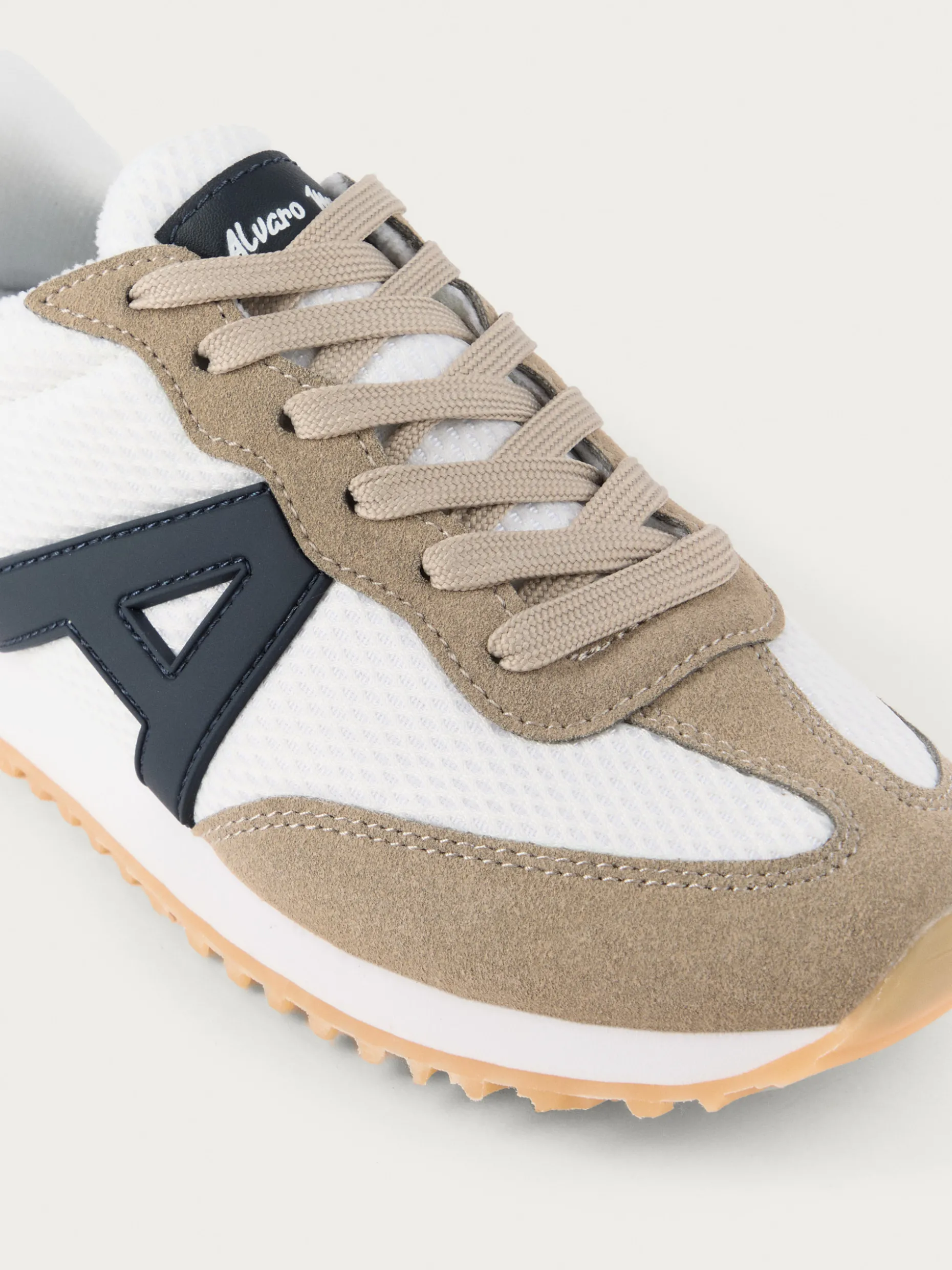 Scarpe da Ginnastica Aston Junior - Design Alvaro Moreno con Dettagli Accattivanti per Bambini Attivi