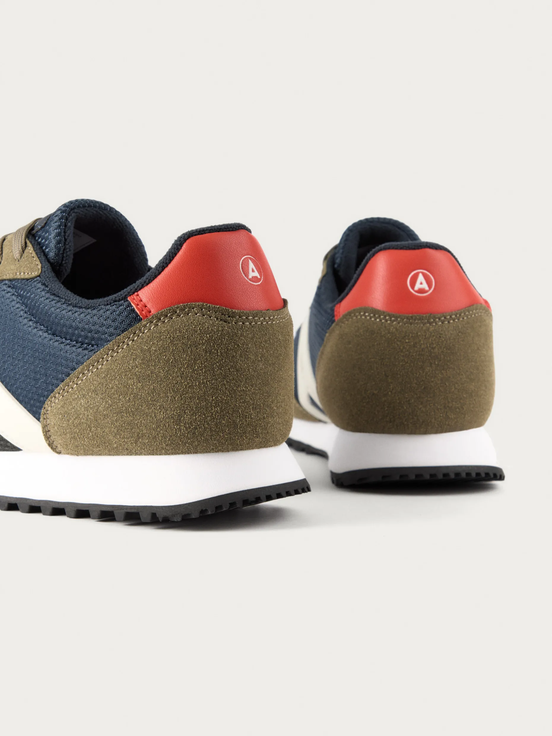 Scarpe Sportive Aston Alvaro Moreno - Offerta Lampo Esclusiva con Sconti Imperdibili!