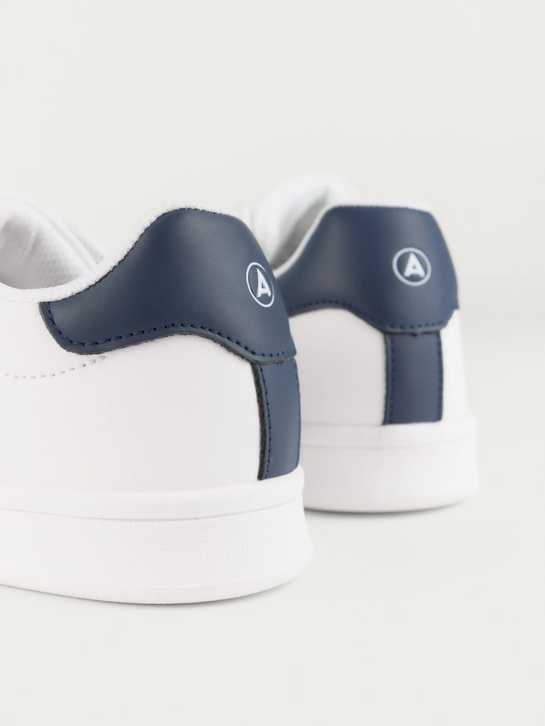 Scarpe Sportive Bambini Stile Classico | Modello Confortevole con Sconto Imperdibile - Alvaro Moreno