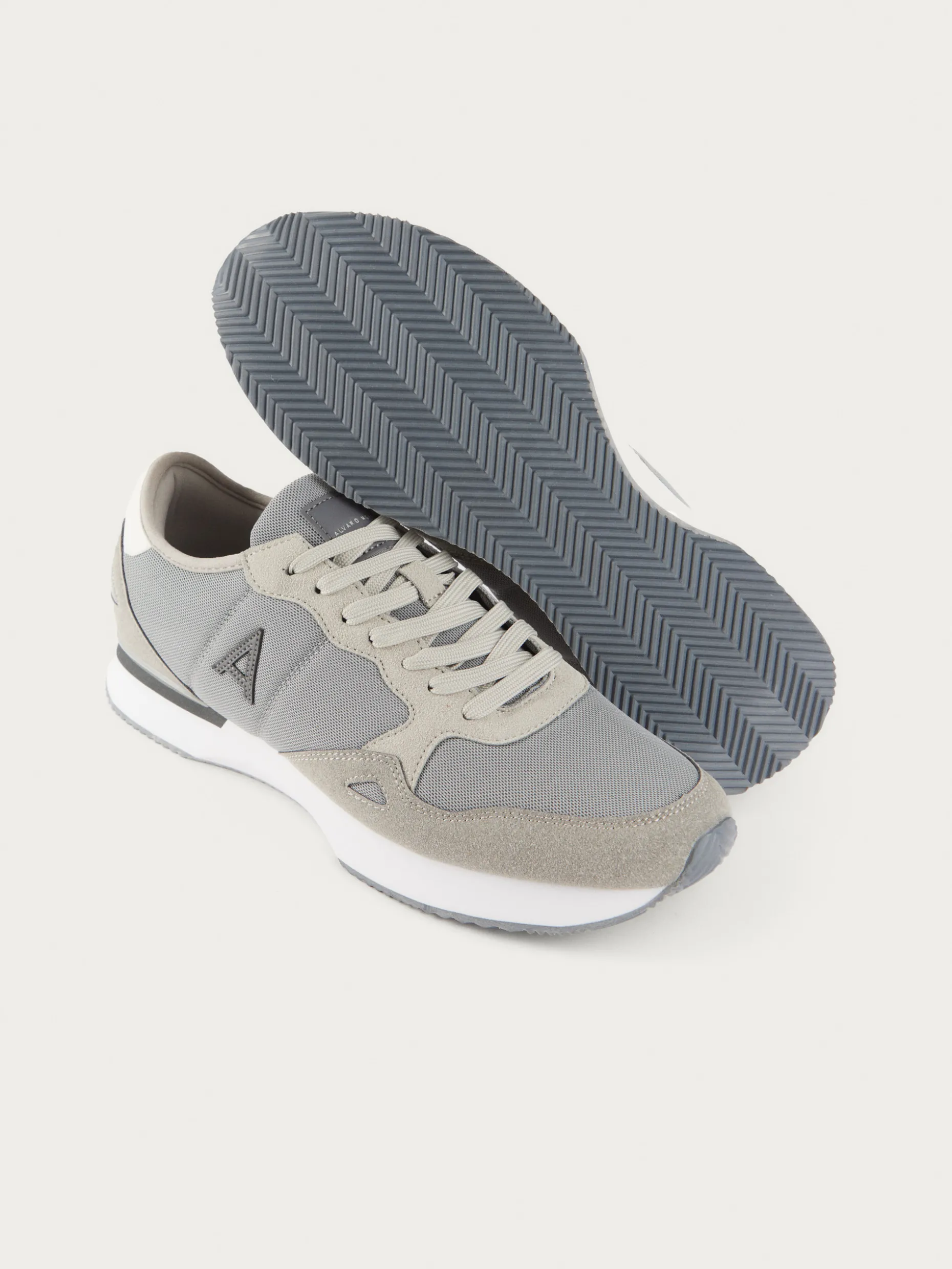 Scarpe Eleganti Dressel di Álvaro Moreno - Stile Moderno a Prezzo Accessibile