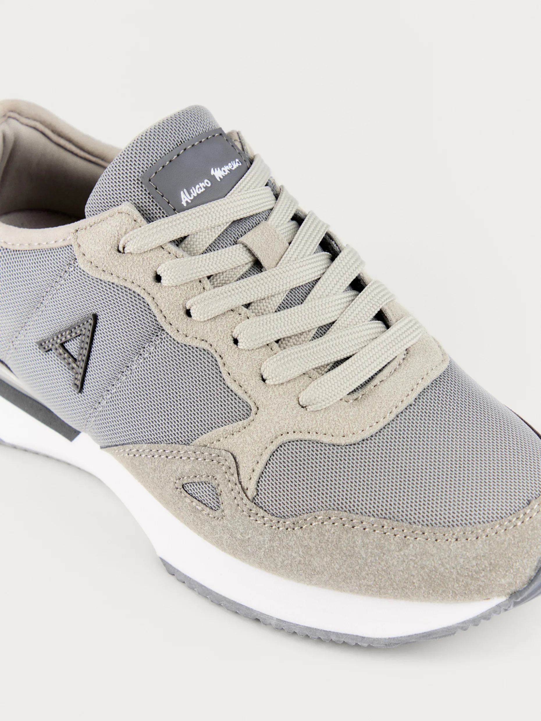 Scarpe Sportive Dressel per Bambini – Stile e Comfort da Alvaro Moreno Shop