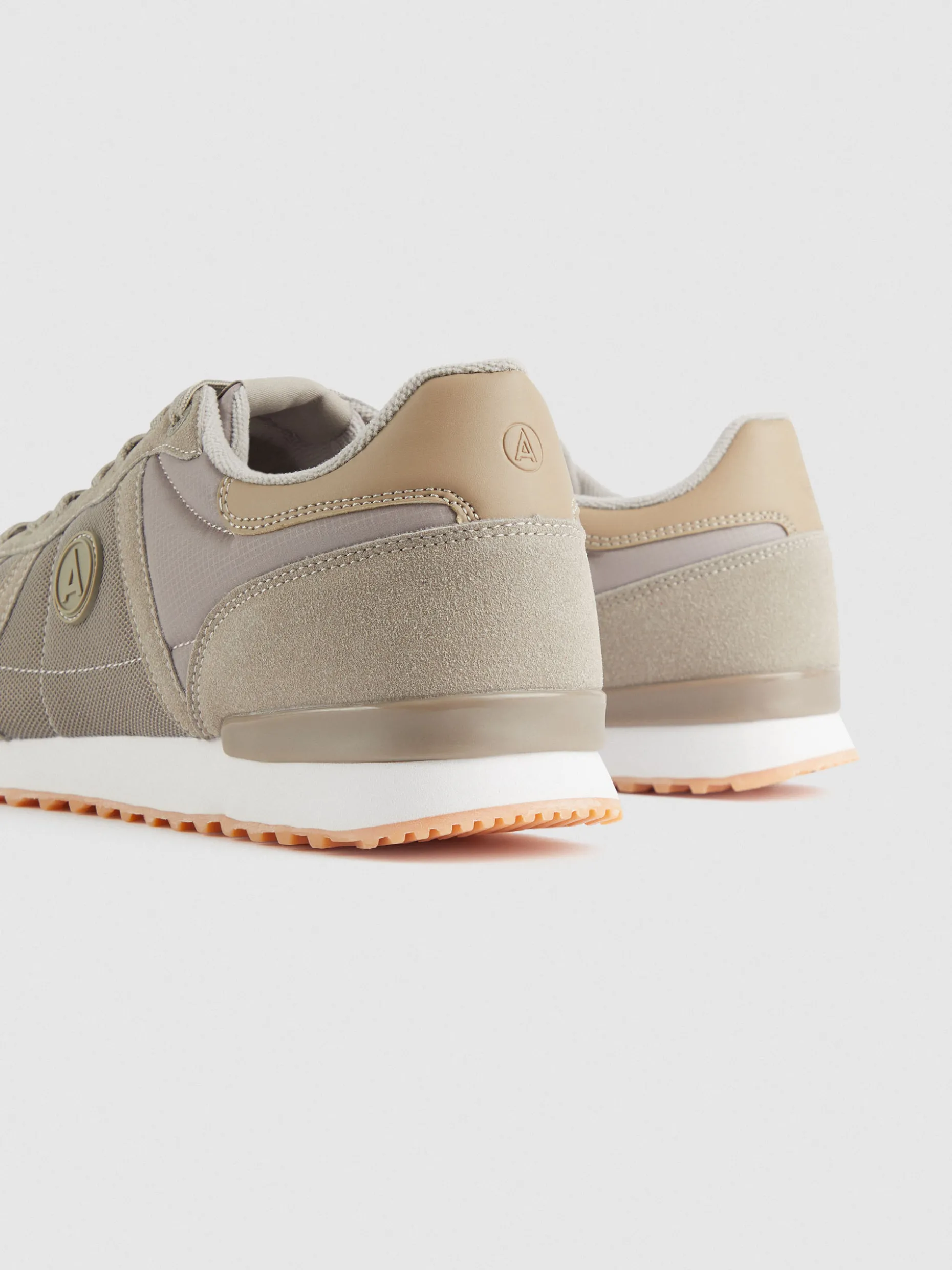 Scarpe Joplin: Design Esclusivo di Alvaro Moreno con Comfort Moderno e Stile Unico
