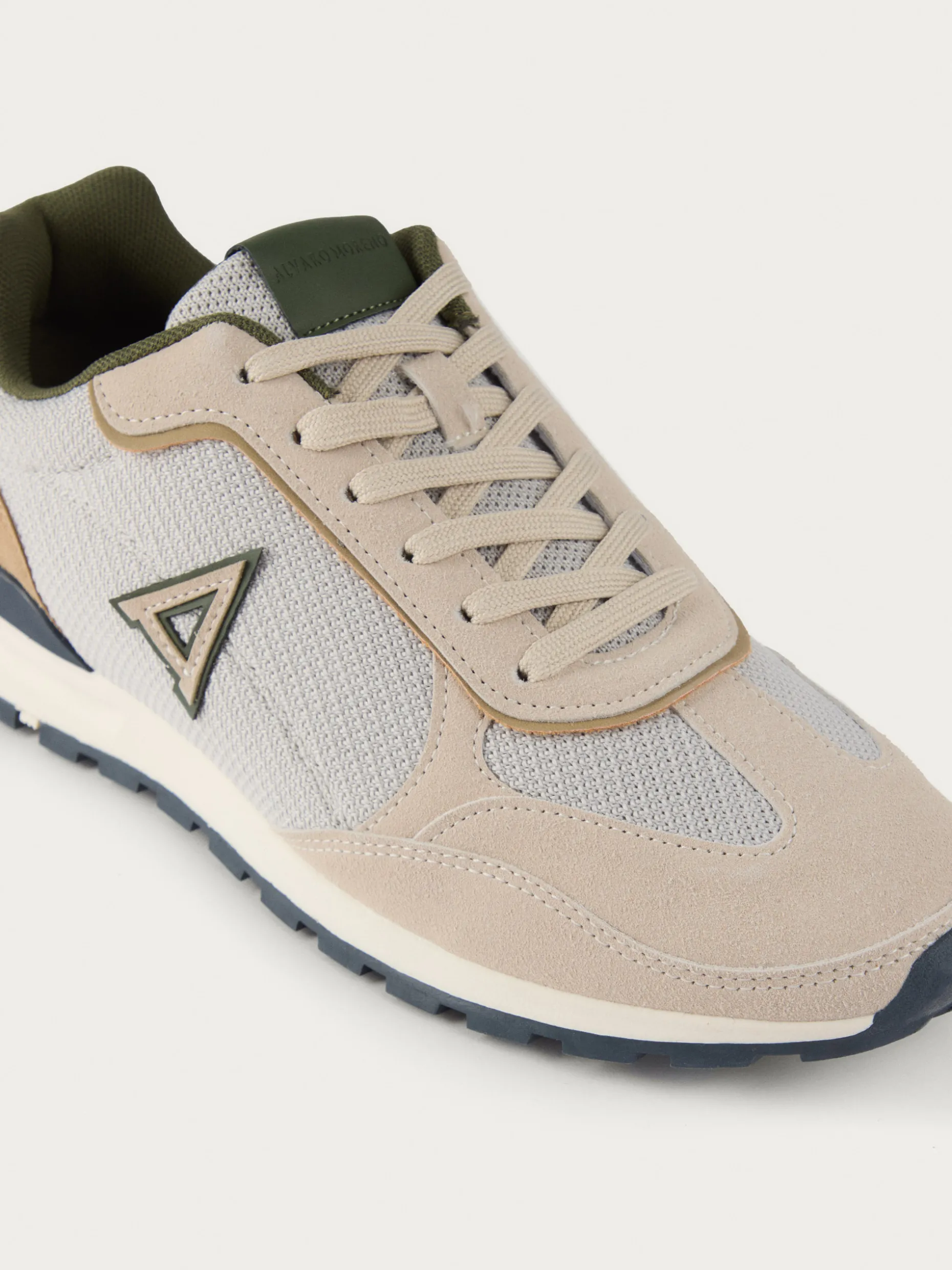 Scarpe Sportive LOUTH Unisex - Modello Comodo con Design Moderno • Disponibili nel Negozio Alvaro Moreno