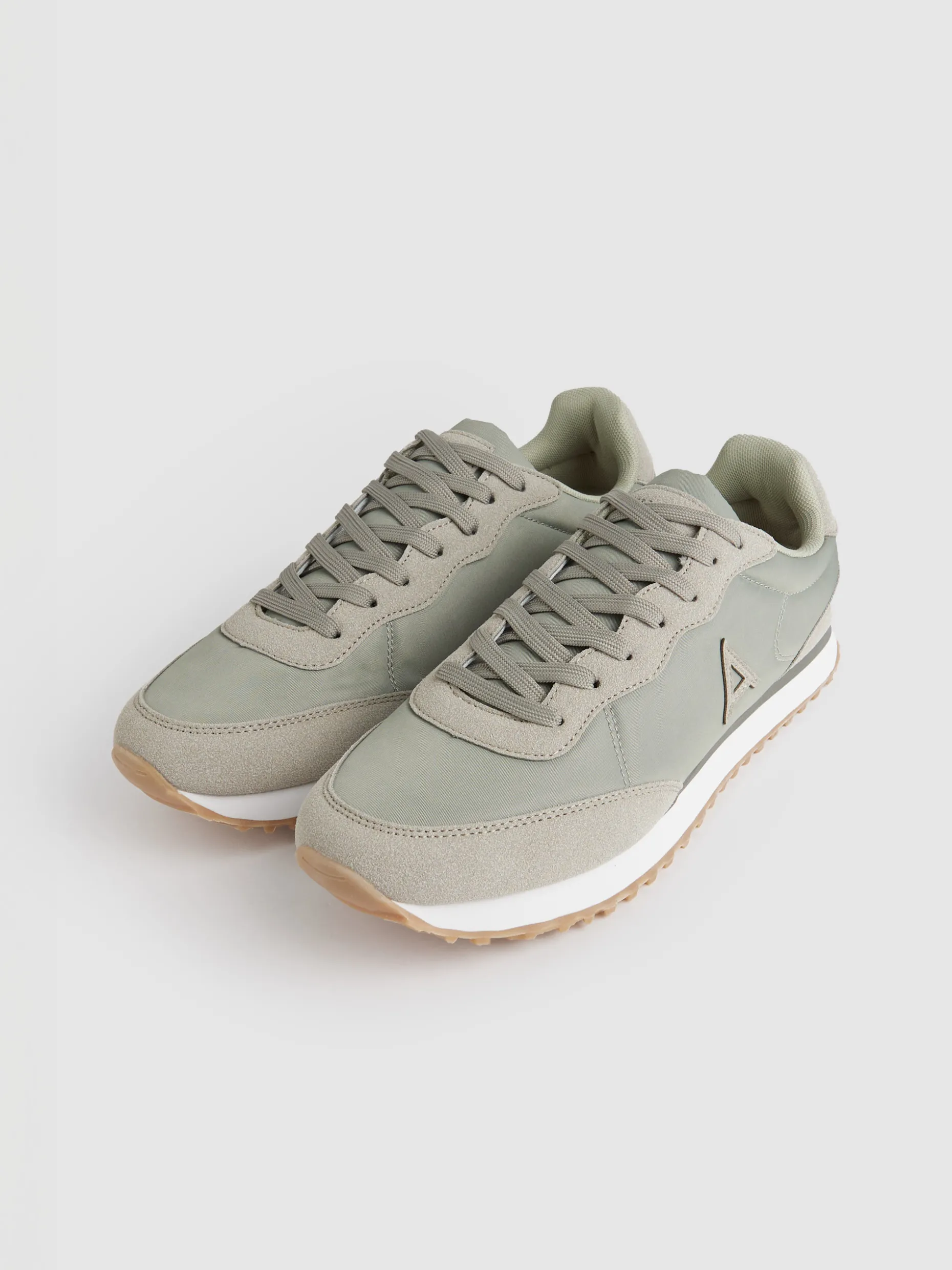 Scarpe Sportive Alvaro Moreno - Modello Ory con Sconto Imperdibile  
Design Leggero e Comfort Moderno per Stile Urbano  
Offerta Limitata su Sneakers Unisex di Alta Qualità