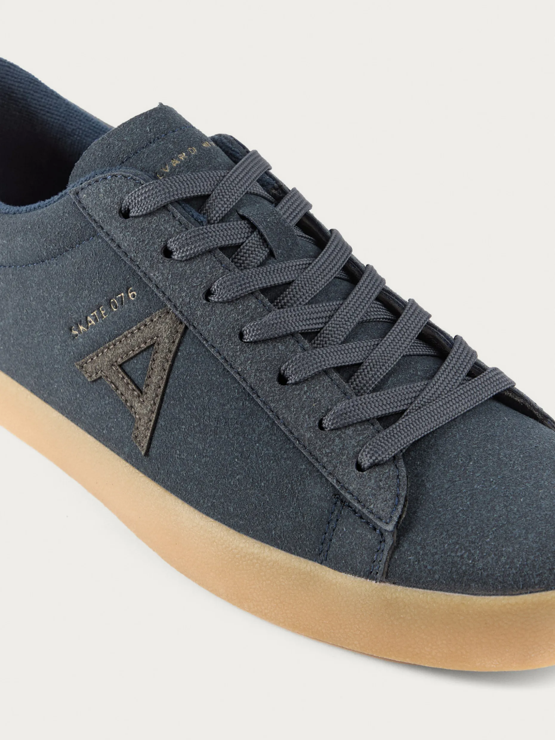 Skateboard Alte Prestazioni - Scarpe Sportive Comfort Streetwear con Design Firmato Alvaro Moreno | Collezione Esclusiva Disponibile Online